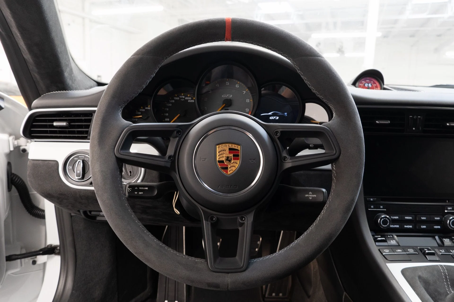 mph016_4170662565_Used_2018_Porsche_911_GT_3_1761338544_86afc1a86c