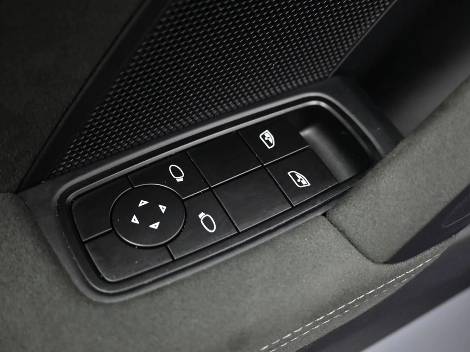 mph016_4174899065_56c040643ac0505761f1fef558a27c09x_beec7fefb3