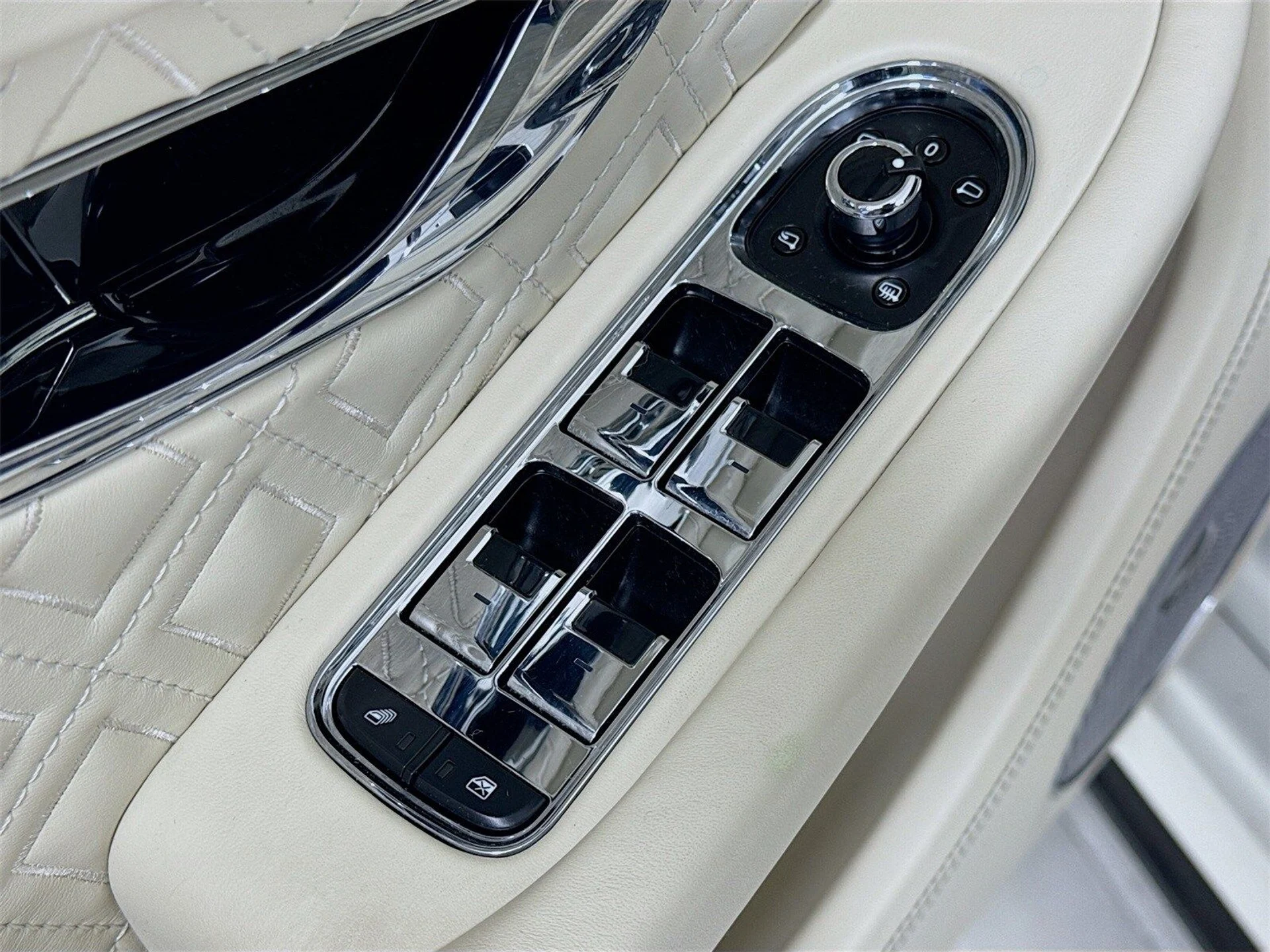 mph016_4180590623_ab7edaf357285701749005ffca234f9ax_205d59bb2a