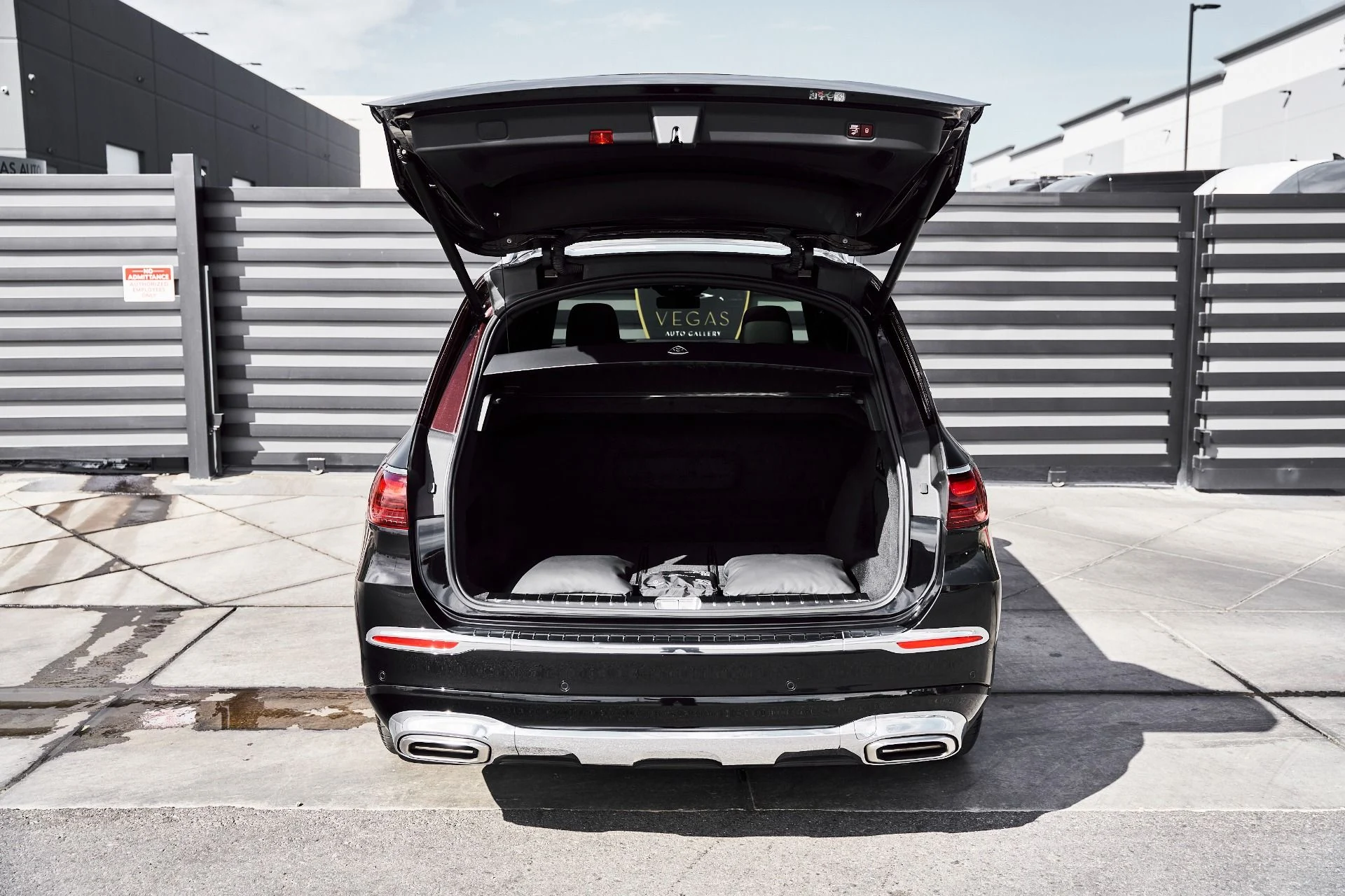 mph016_4185005949_Used_2024_Mercedes_Benz_GLS_Maybach_GLS_600_1773530591_5efff7a465