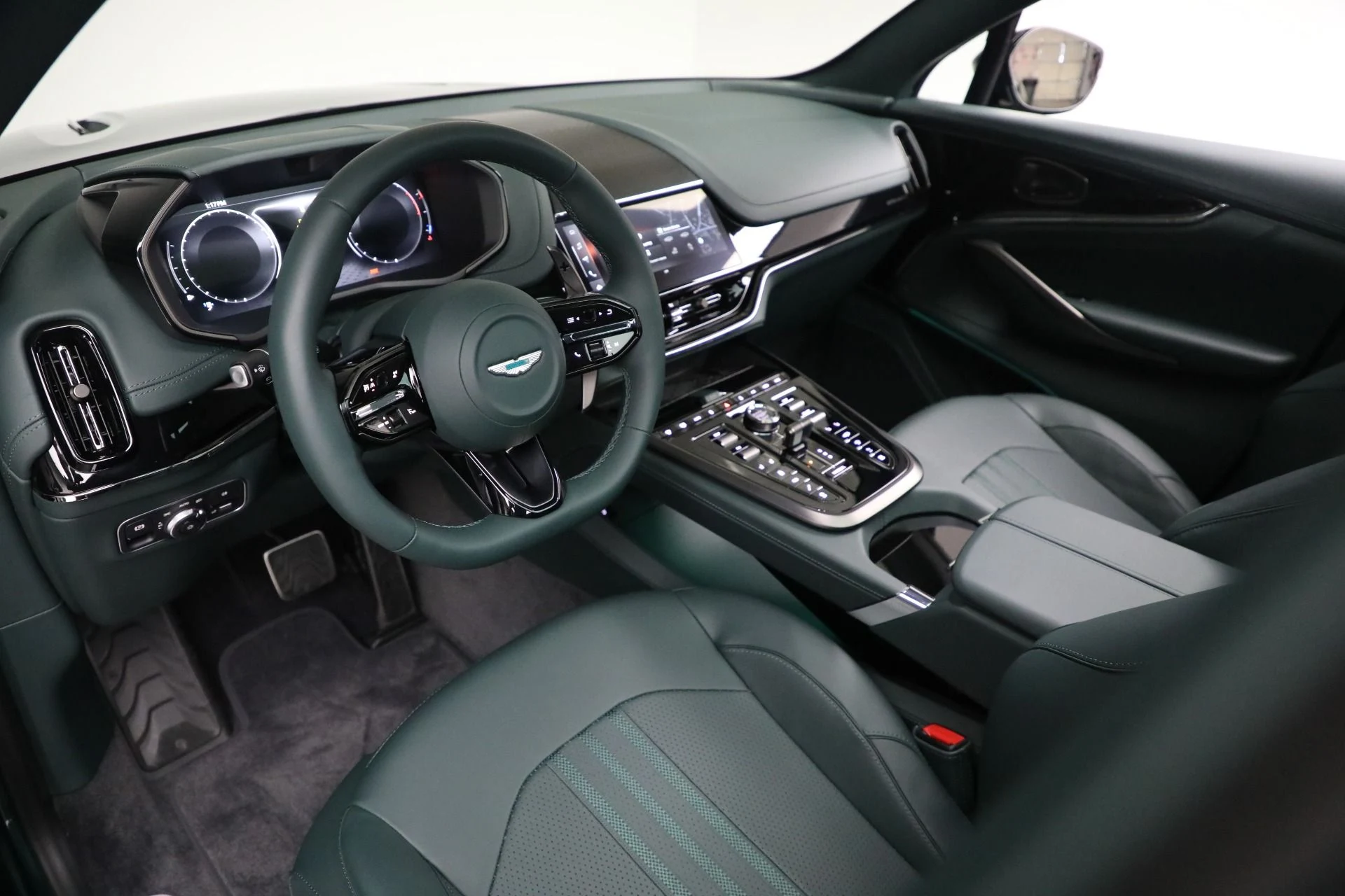 mph016_4207158349_New_2025_Aston_Martin_DBX_707_7327450152