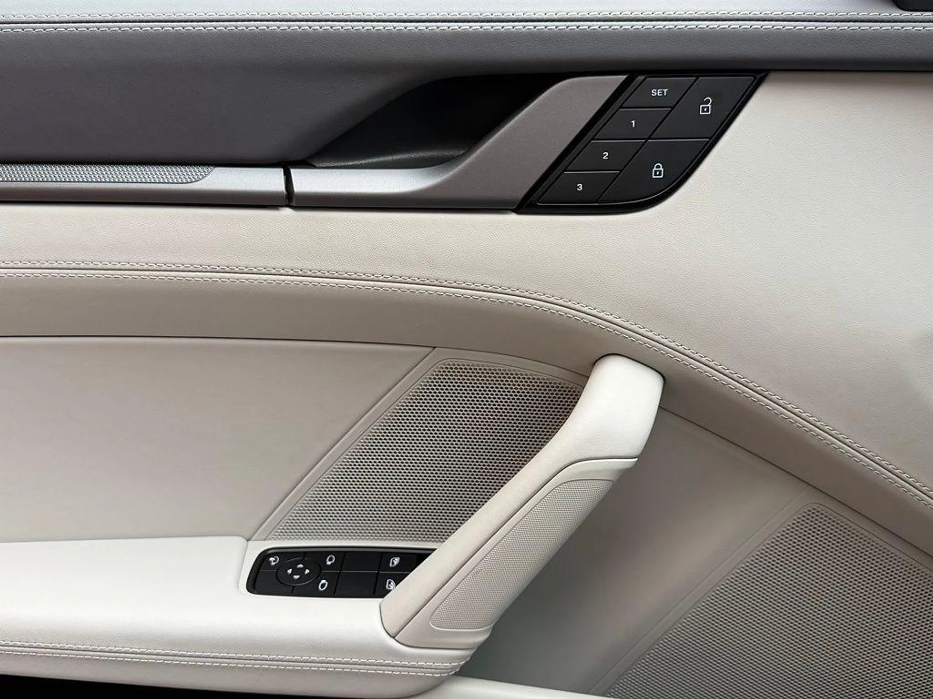 mph016_420730868_Kx_B3iz_H_Ffospc8a_Iu_MVR_4_Ag_X_Lh_I_55a348b8eb