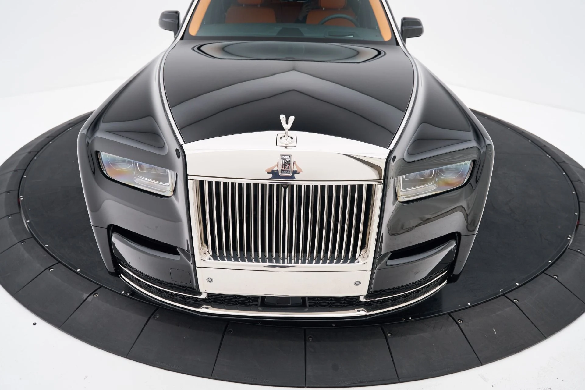 mph016_4214613949_Used_2026_Rolls_Royce_Phantom_Base_1792609428_ed1495b924