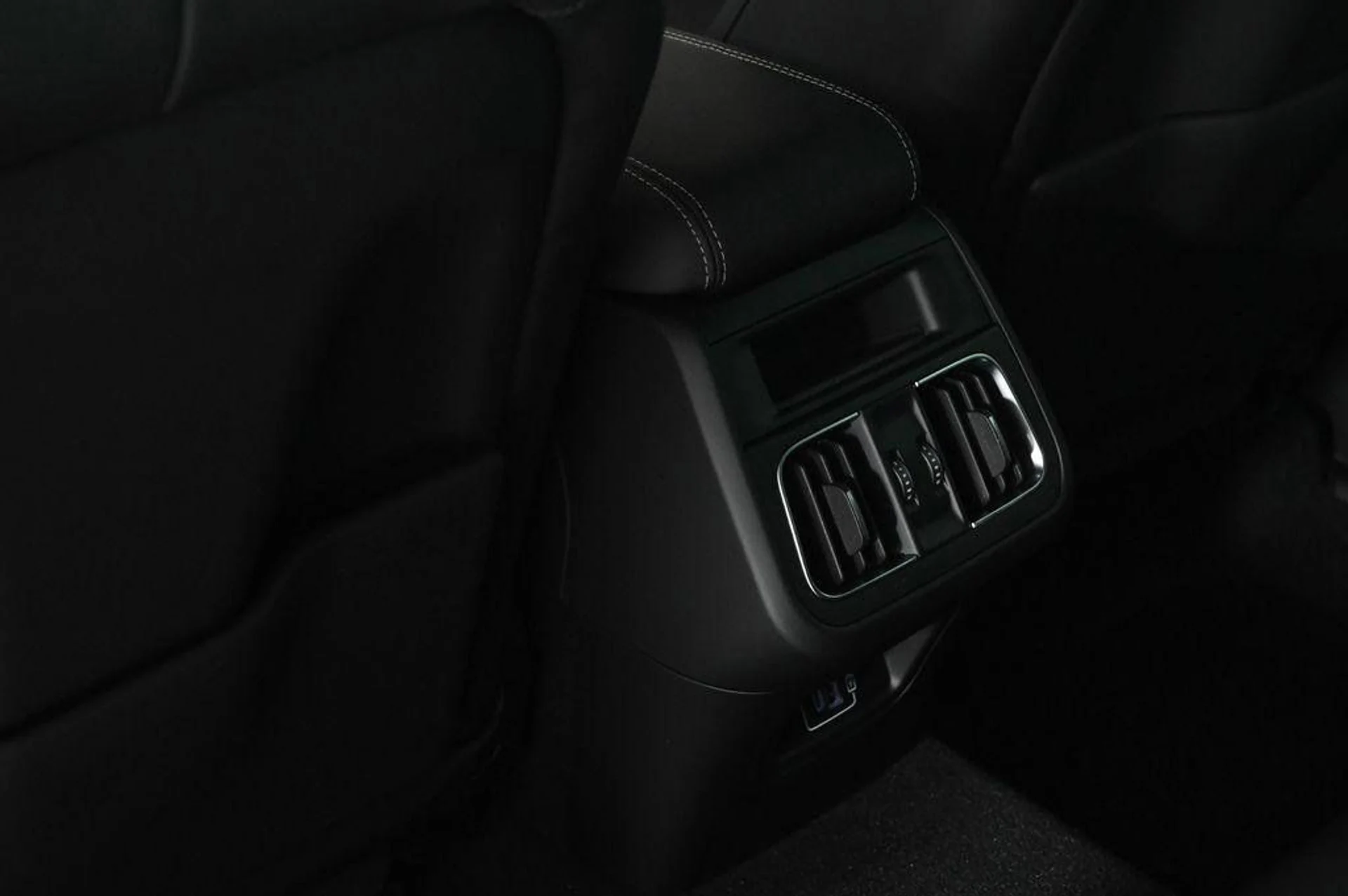 mph016_4218076584_new_2025_maserati_grecale_awd_11350_22975645_17_1024_f360d25a73