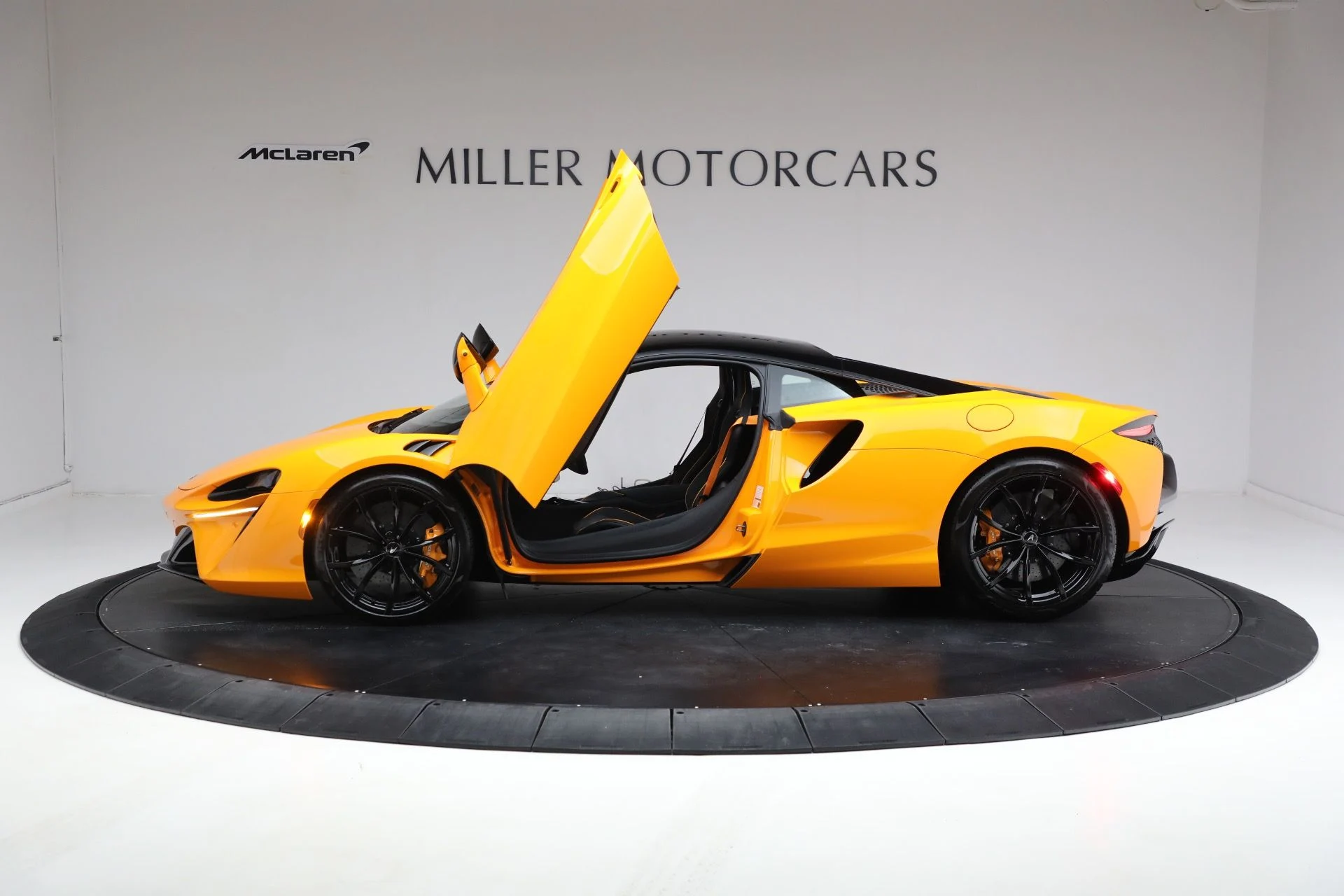 mph016_4222843827_Used_2024_Mc_Laren_Artura_Performance_baa4d2810d
