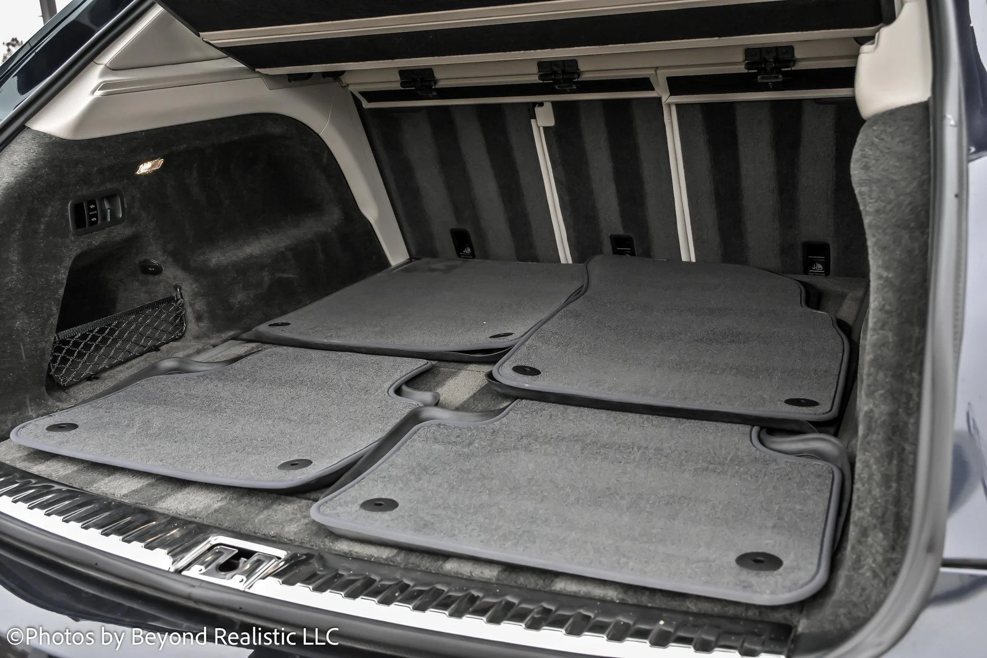 mph016_4225897579_Used_2022_Bentley_Bentayga_V8_Mulliner_Driving_Specification_1765012902_e37ea80cf1