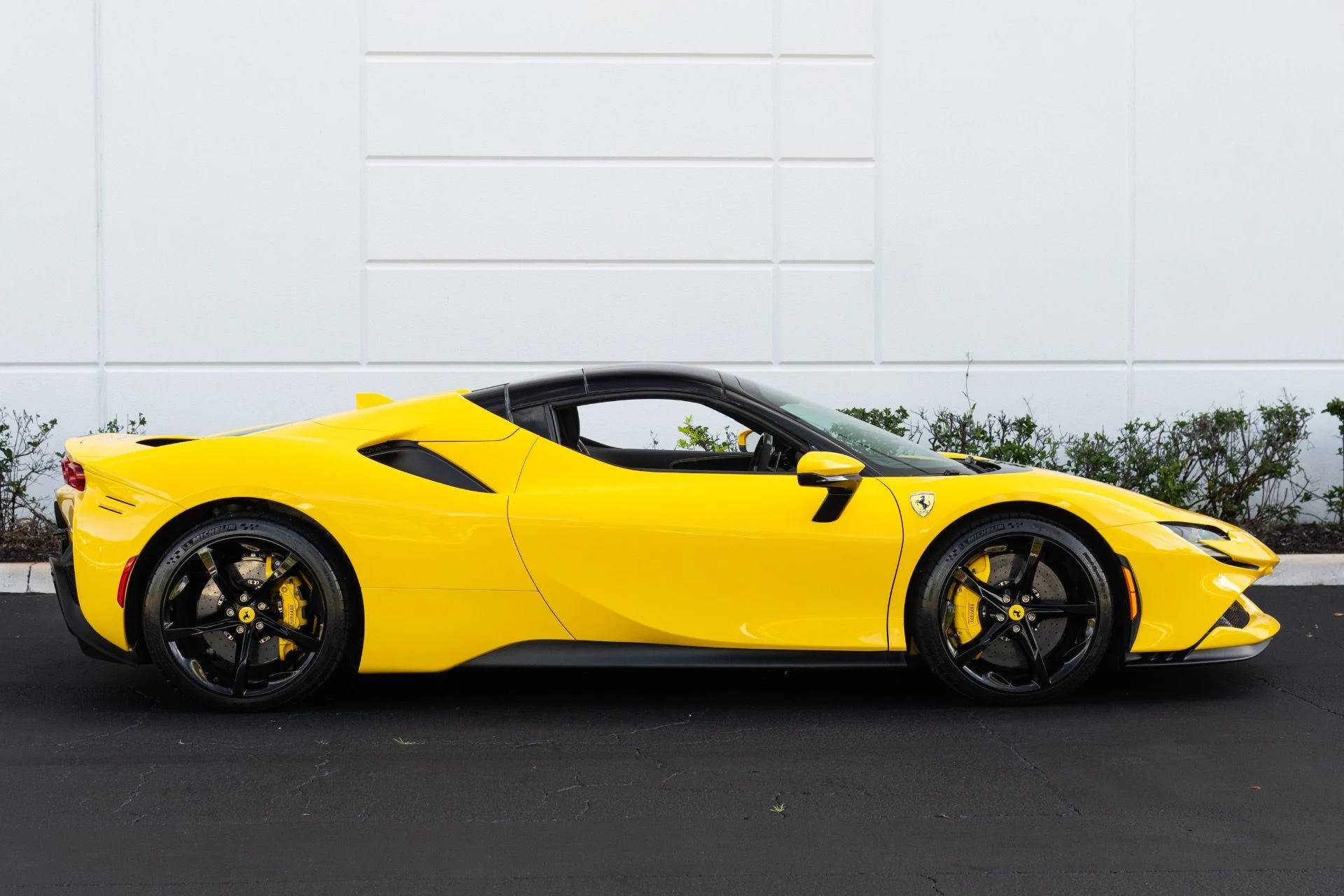 mph016_4228184245_Used_2025_Ferrari_SF_90_Spider_1772646640_d4a27ab79d