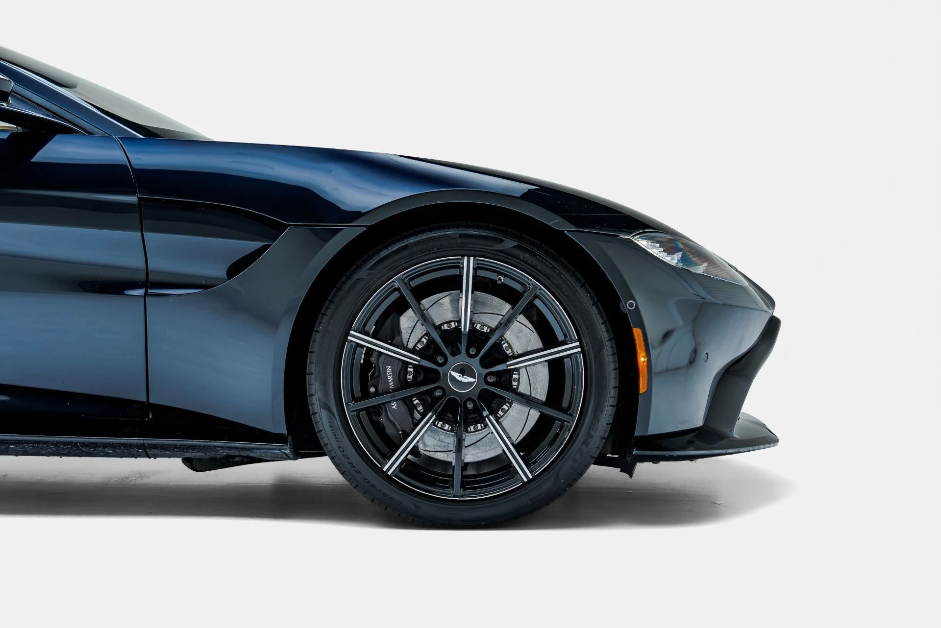 mph016_4233121011_Used_2019_Aston_Martin_Vantage_1793290906_70886f934b