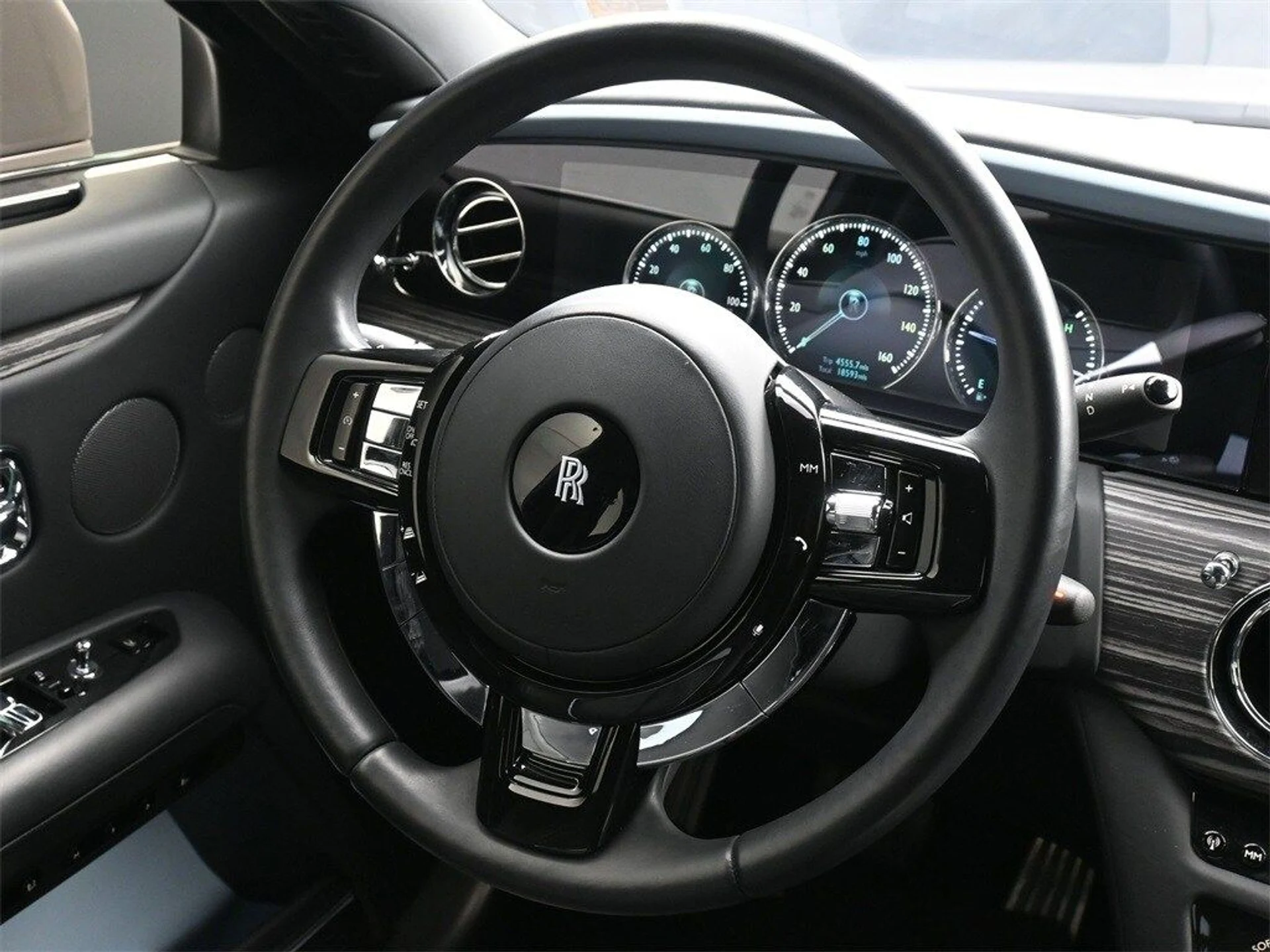 mph016_4237759731_c590271d64bc225540bfd85d00ef4212x_eed160c128