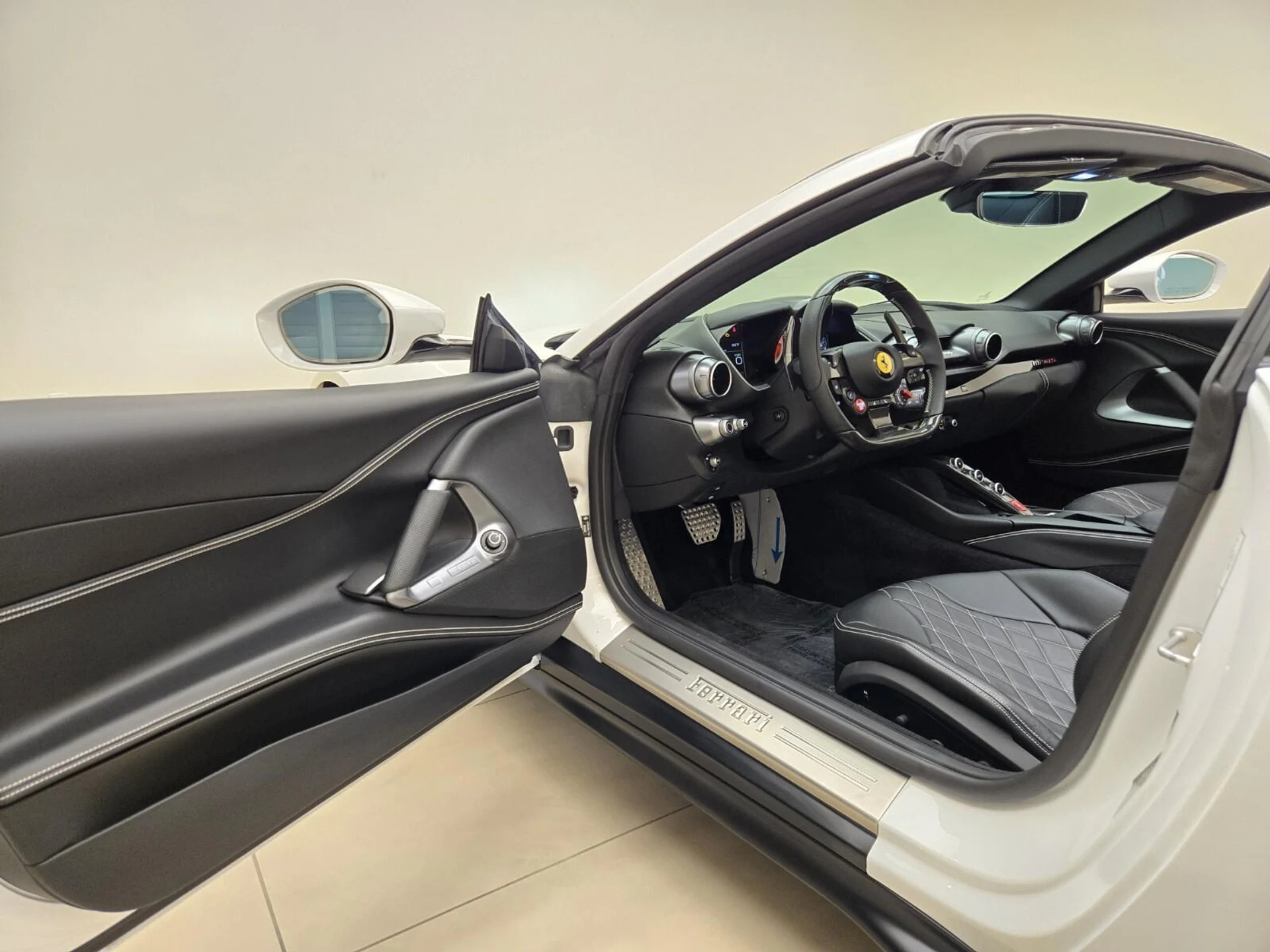 mph016_4242711814_Used_2022_Ferrari_812_GTS_1765263623_2ac10b779b