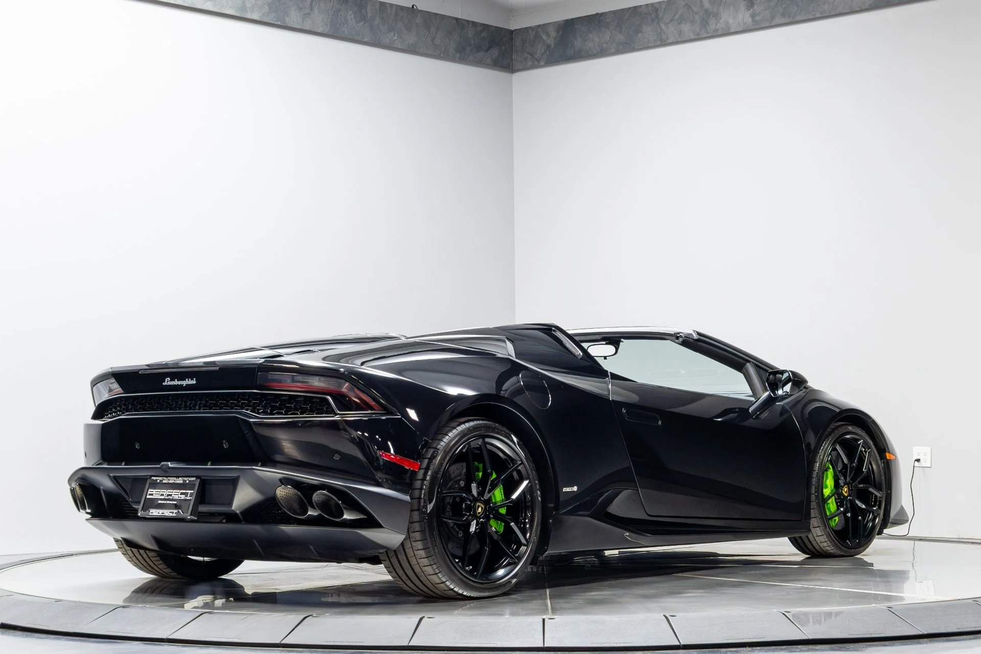 mph016_4244020241_Used_2017_Lamborghini_Huracan_1775865662_861930d007