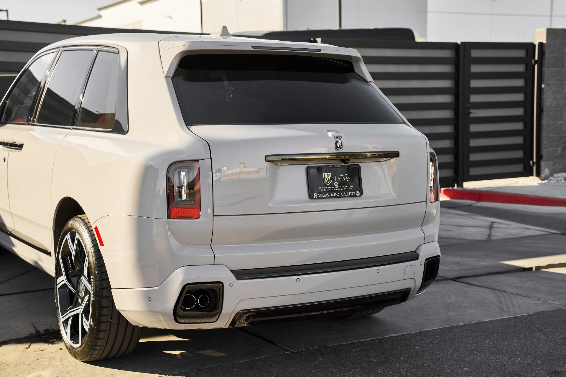 mph016_4245513784_Used_2025_Rolls_Royce_Cullinan_1775588069_0987dd3f5e