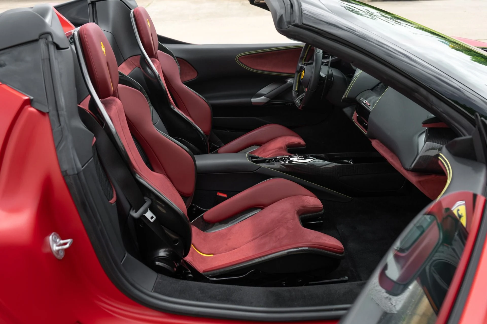 mph016_4252439393_Used_2023_Ferrari_SF_90_Spider_1780939425_992a0220b8