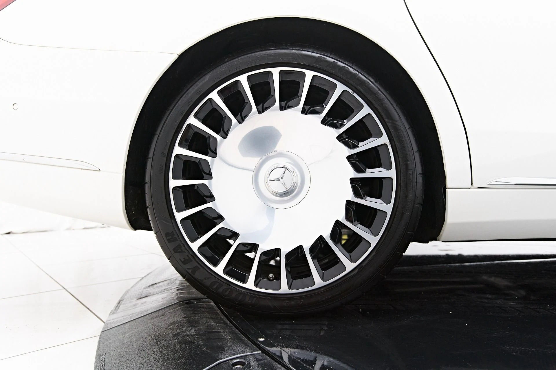 mph016_4256796044_Used_2020_Mercedes_Benz_S_Class_Maybach_S_560_1686091105_4cbc344e6e