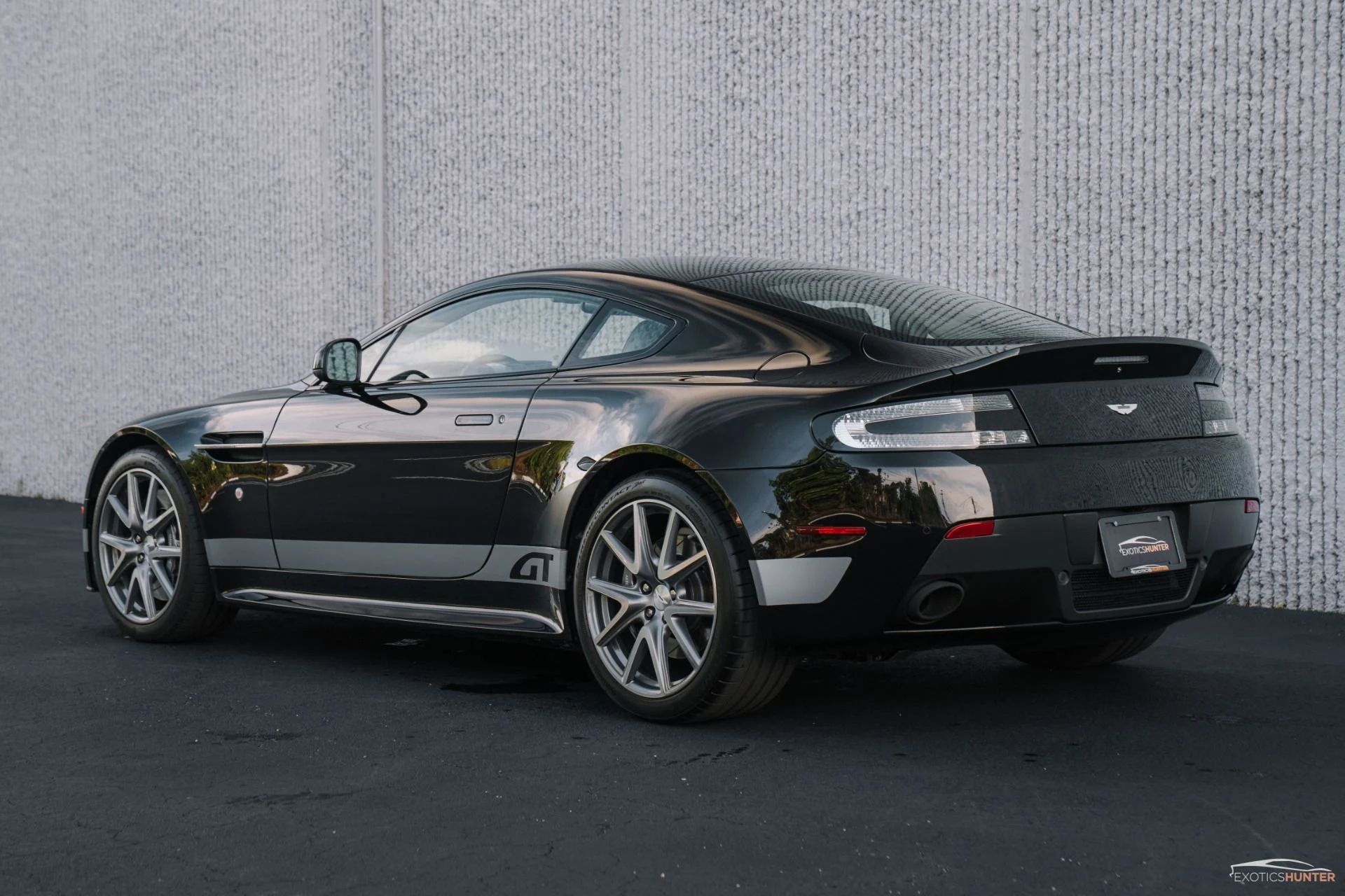 mph016_4259861249_Used_2015_Aston_Martin_V8_Vantage_GT_6_Speed_w_Argento_Grey_Interior_1746627937_4dee30e7e3