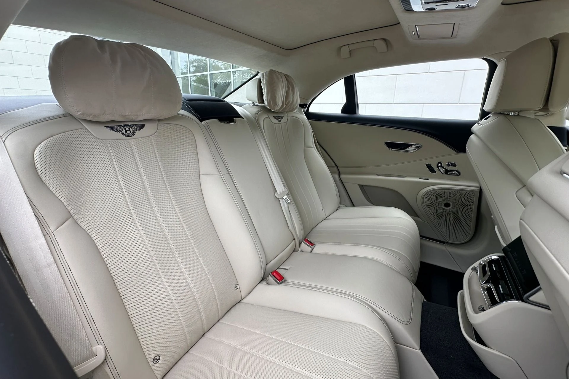 mph016_4270194781_Used_2023_Bentley_Flying_Spur_Hybrid_Hybrid_1782128898_8dead08662