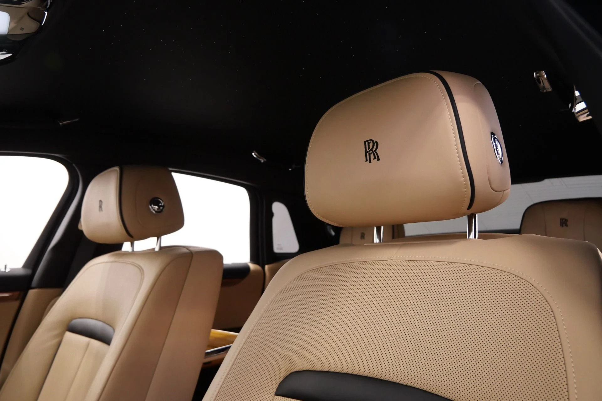 mph016_4279697333_Used_2022_Rolls_Royce_Ghost_1773938186_22f9785152