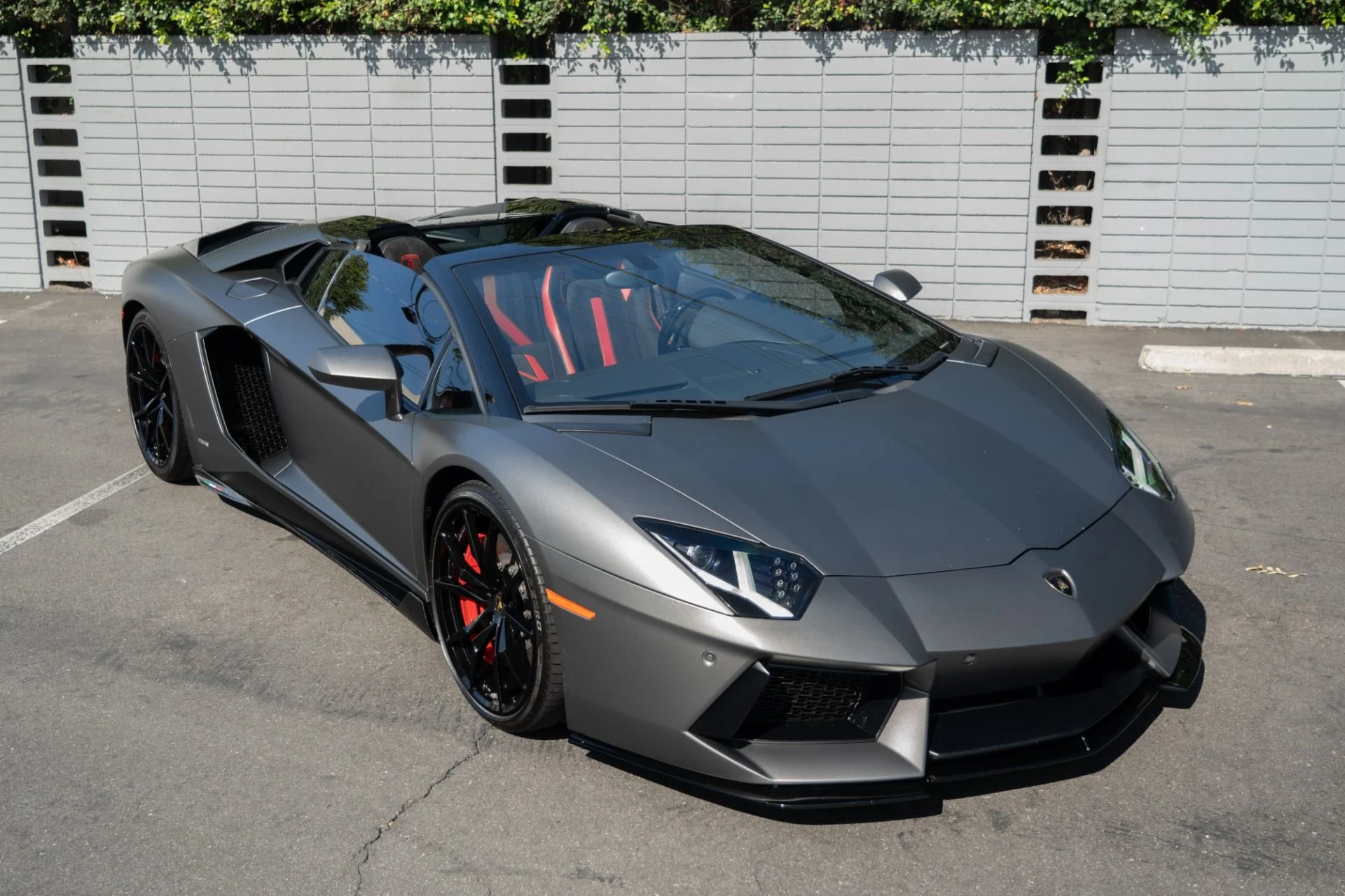 mph016_4287433604_Used_2015_Lamborghini_Aventador_LP_700_4_1755813837_aff3b885e1