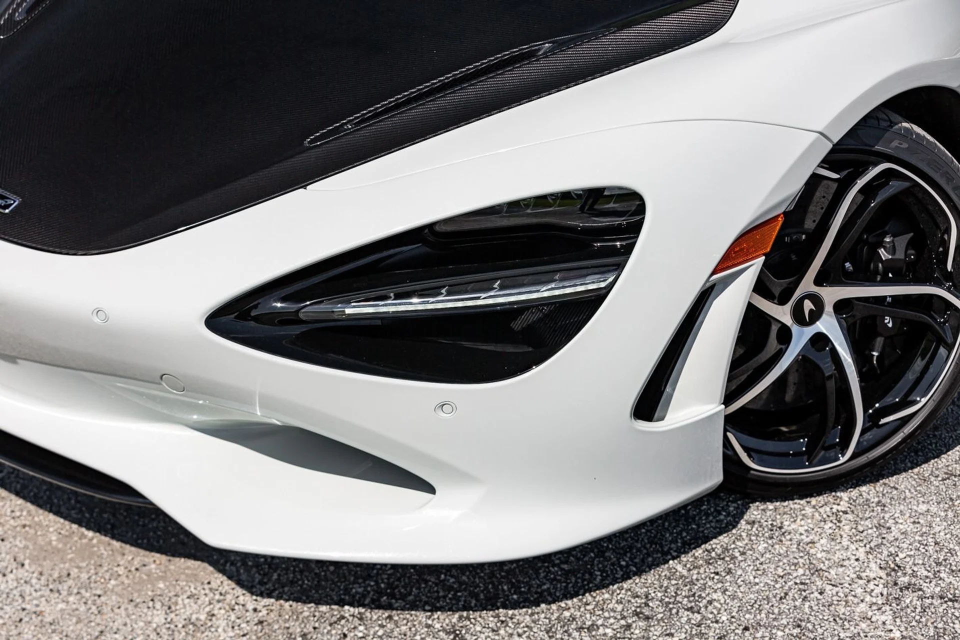 mph016_429594325_420_p17_l_b6427e0777