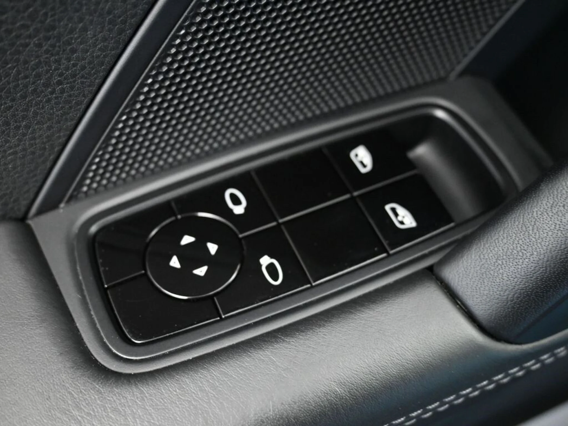 mph016_437240089_78b3a28e90f94ab6929f0d7bedd9afe8x_09cb66fd8d