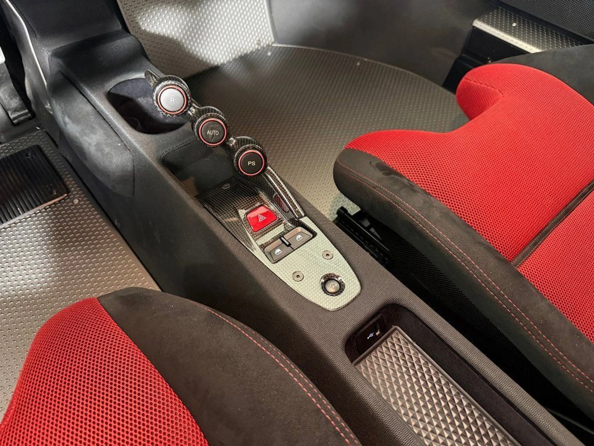 mph016_43772141_98d6f56d8d9f4bfeb4282edc753f7ae8_e4f1c663fb