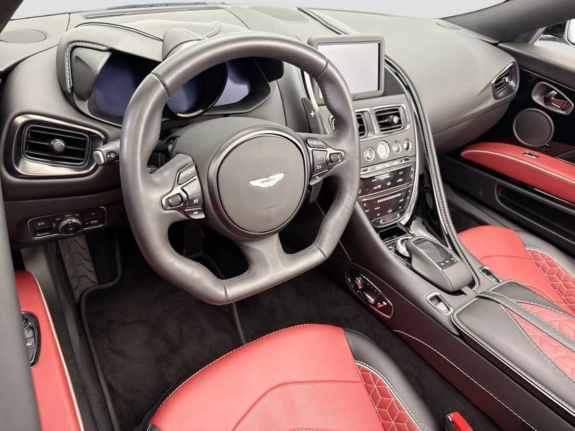 mph016_461788863_used_2021_aston_martin_dbs_superleggeravolante_8119_22994396_17_1024_5eafbb32d8