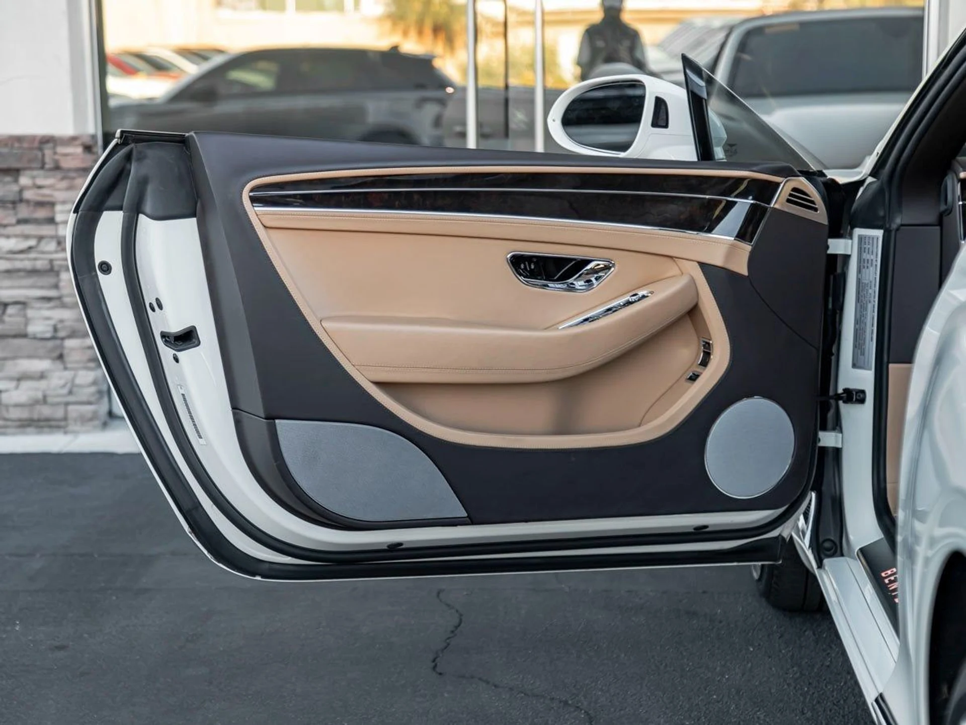 mph016_462043436_17_657f38280d