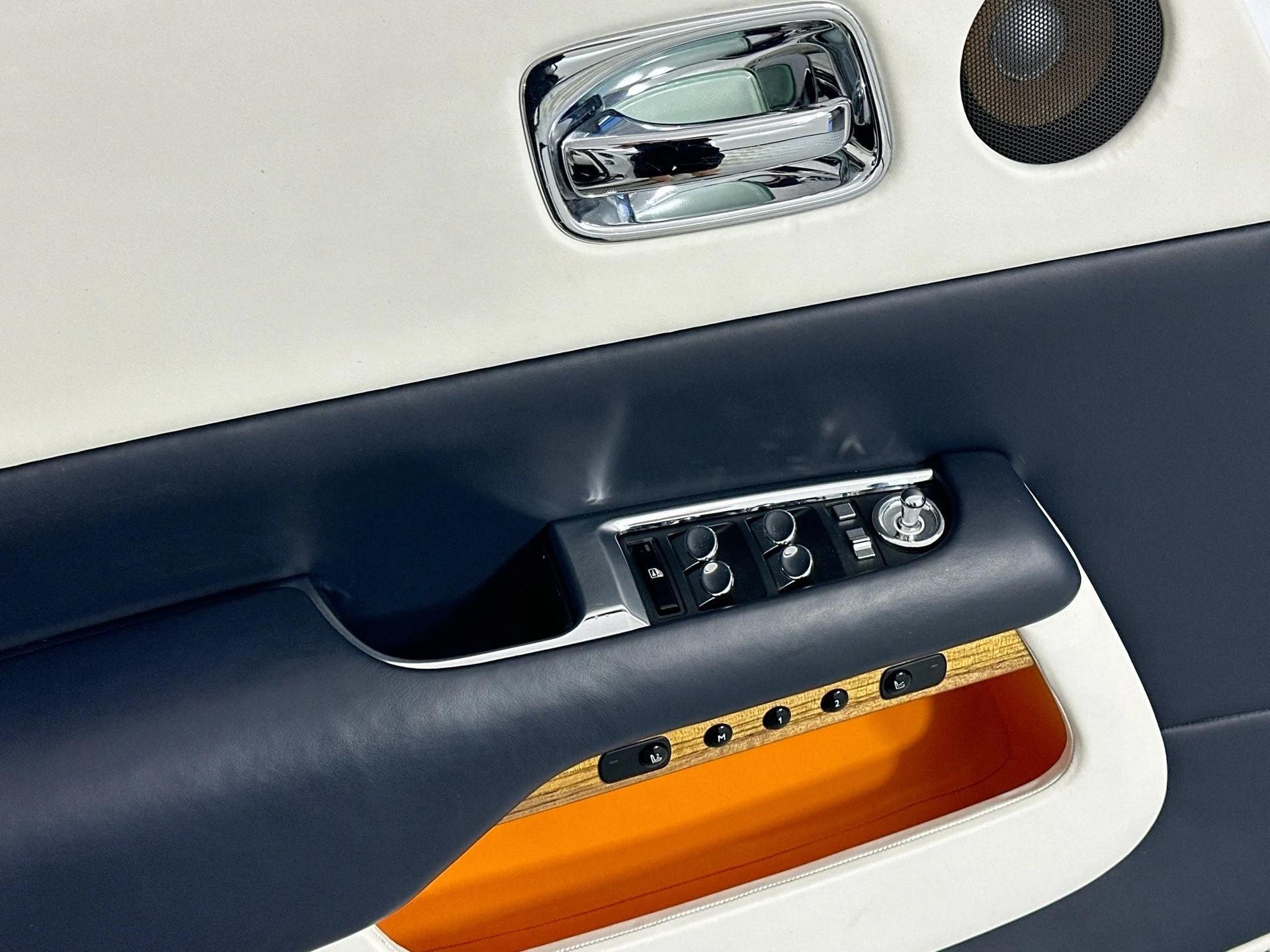 mph016_469101561_17_c1b9cb2107