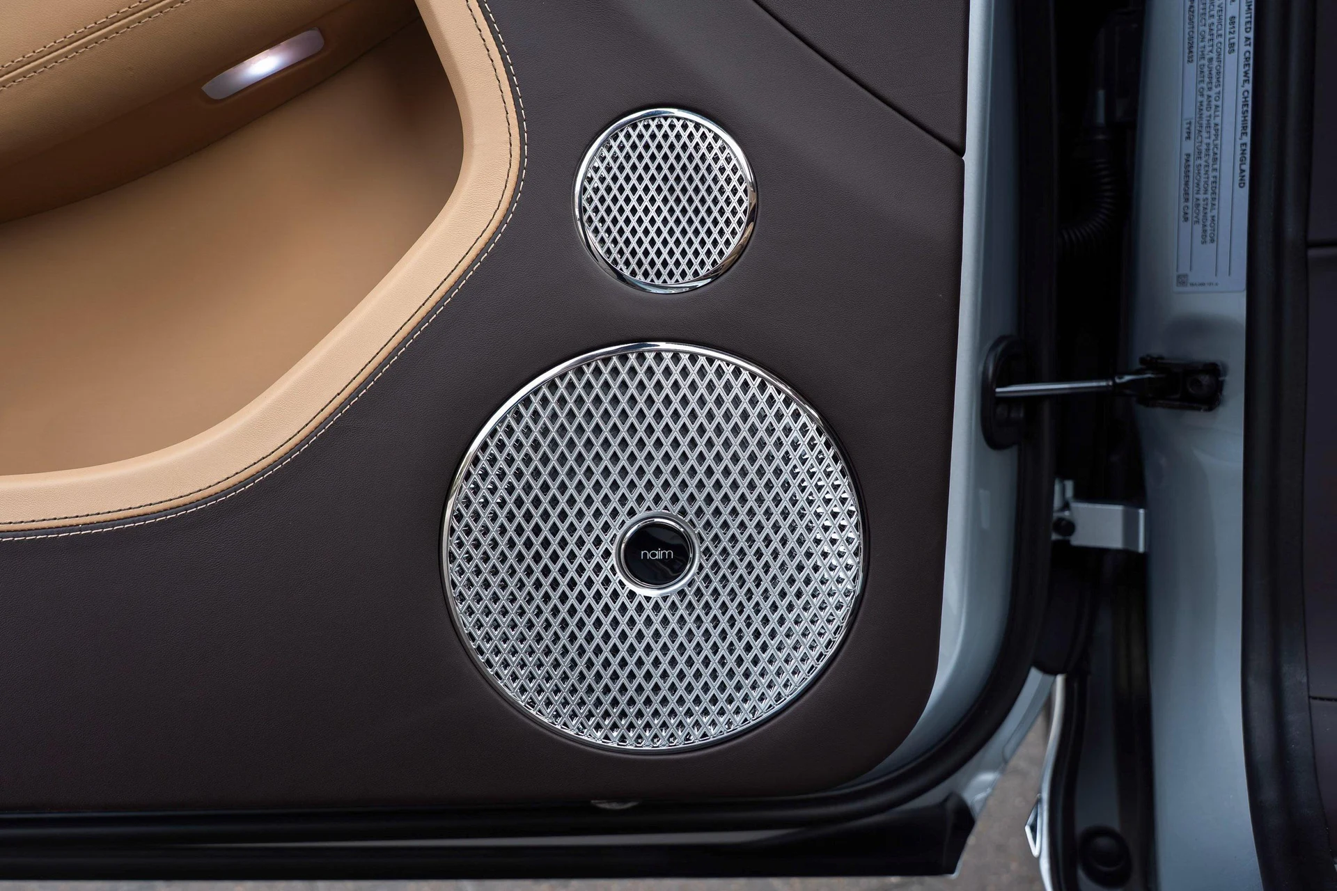 mph016_470147415_477619926_69423fbd6f06135f3b57d9d1_3bd3b8d3a6