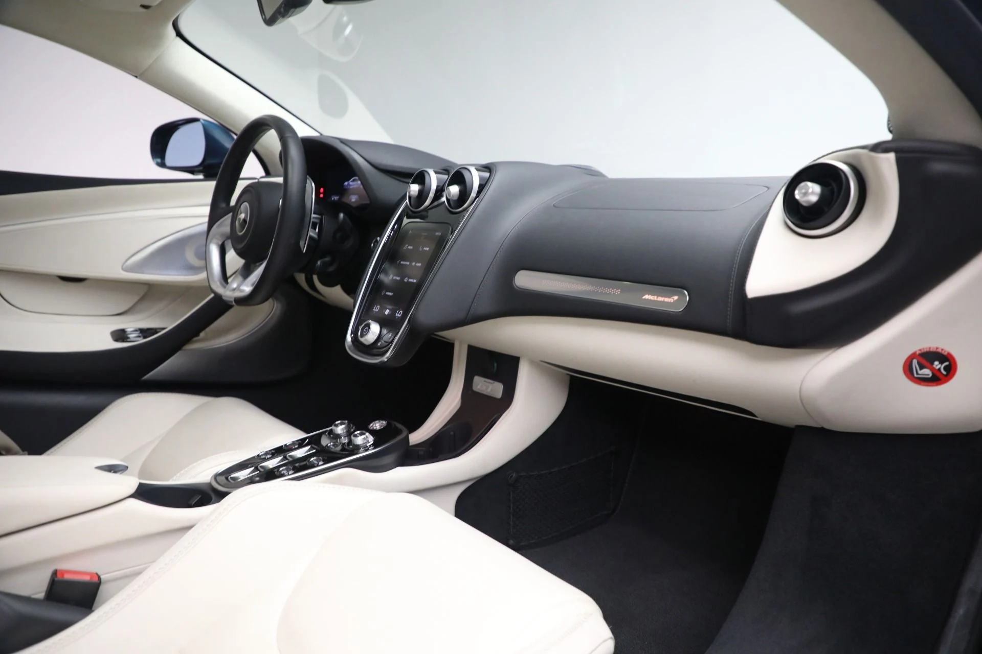 mph016_47128338_Used_2023_Mc_Laren_GT_Luxe_3ab81c9b2d