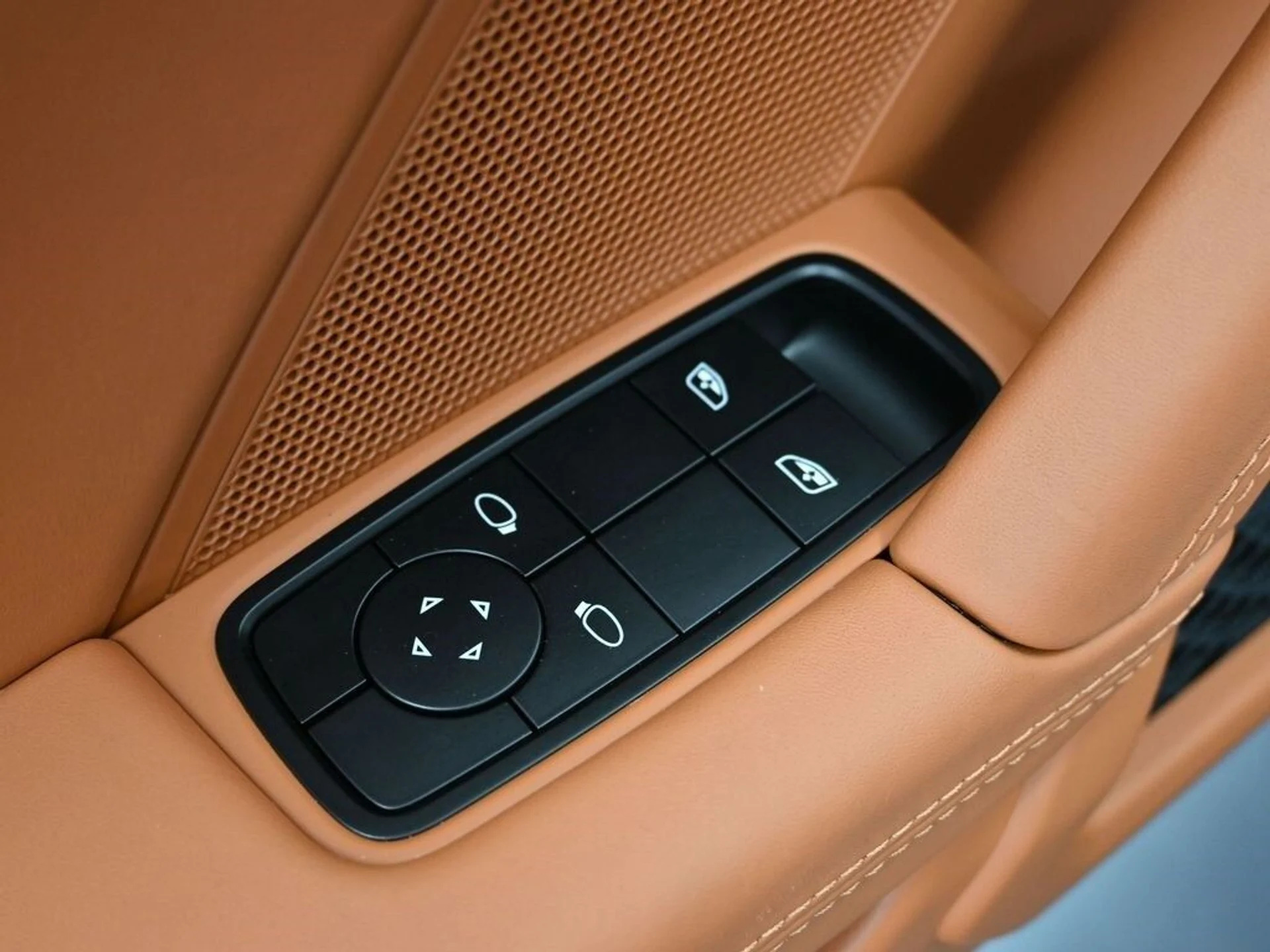 mph016_471919769_92000a4e0c8a0ac98e844882d3af4af0x_58d724463e