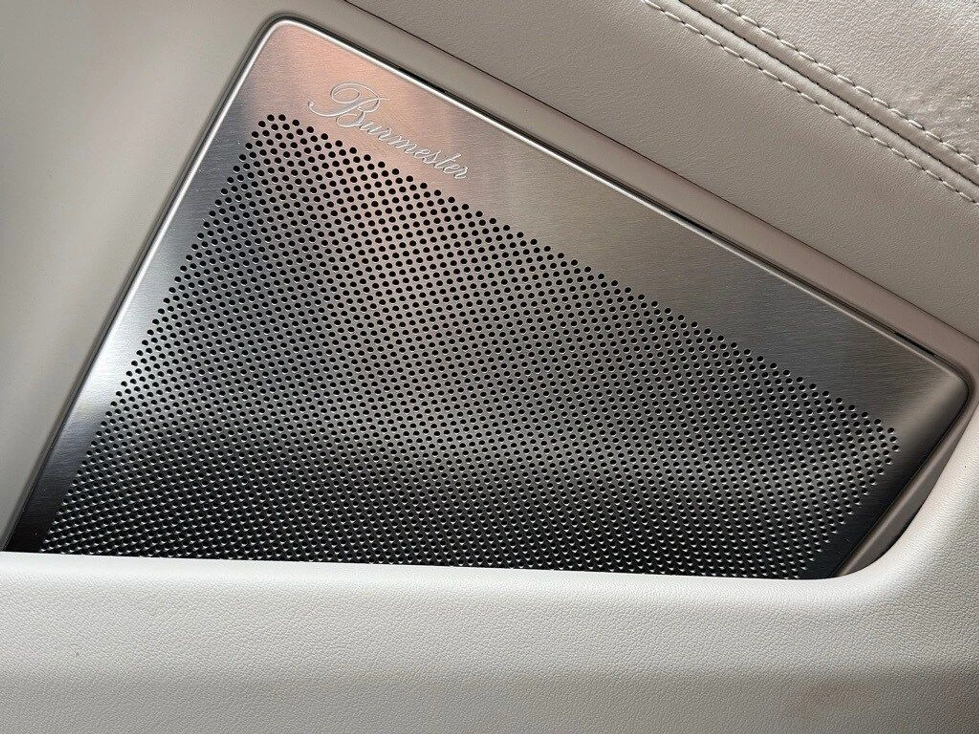 mph016_476857862_a98d29481333802cd0fd224e8855b5d5x_5d0c65bfaf