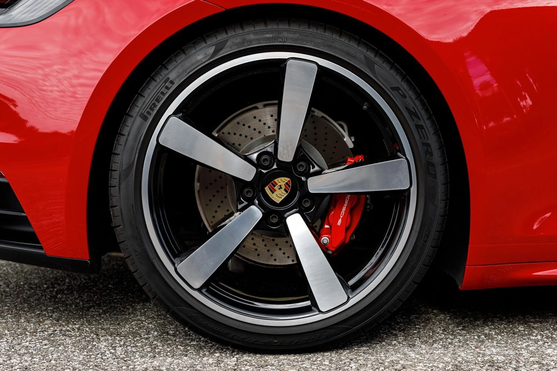 mph016_486454755_644_p18_l_4ffe4d401d