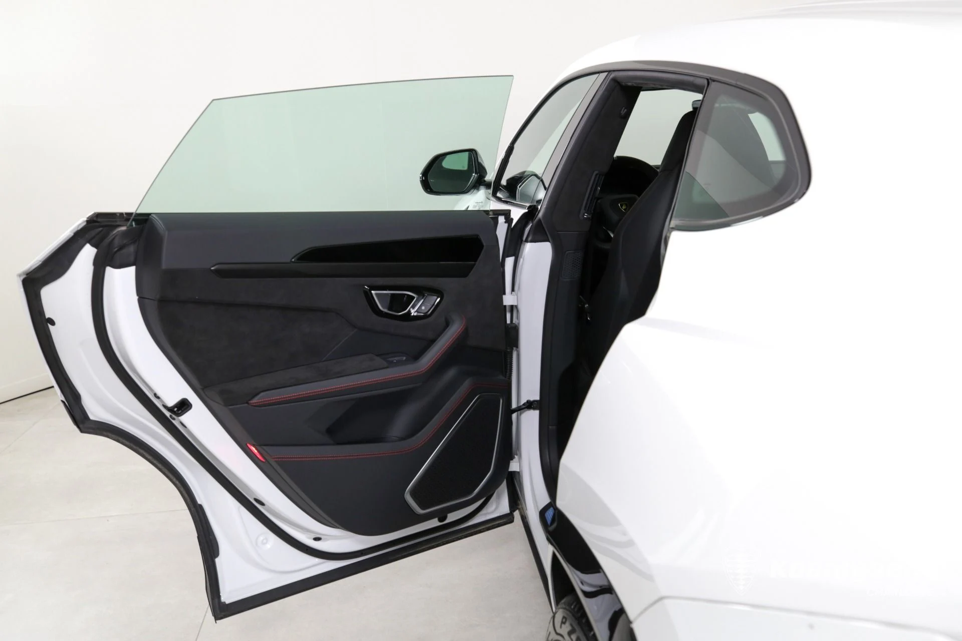 mph016_48995815_Used_2023_LAMBORGHINI_URUS_S_PEARL_CAPSULE_1720196278_ef237cf1f5