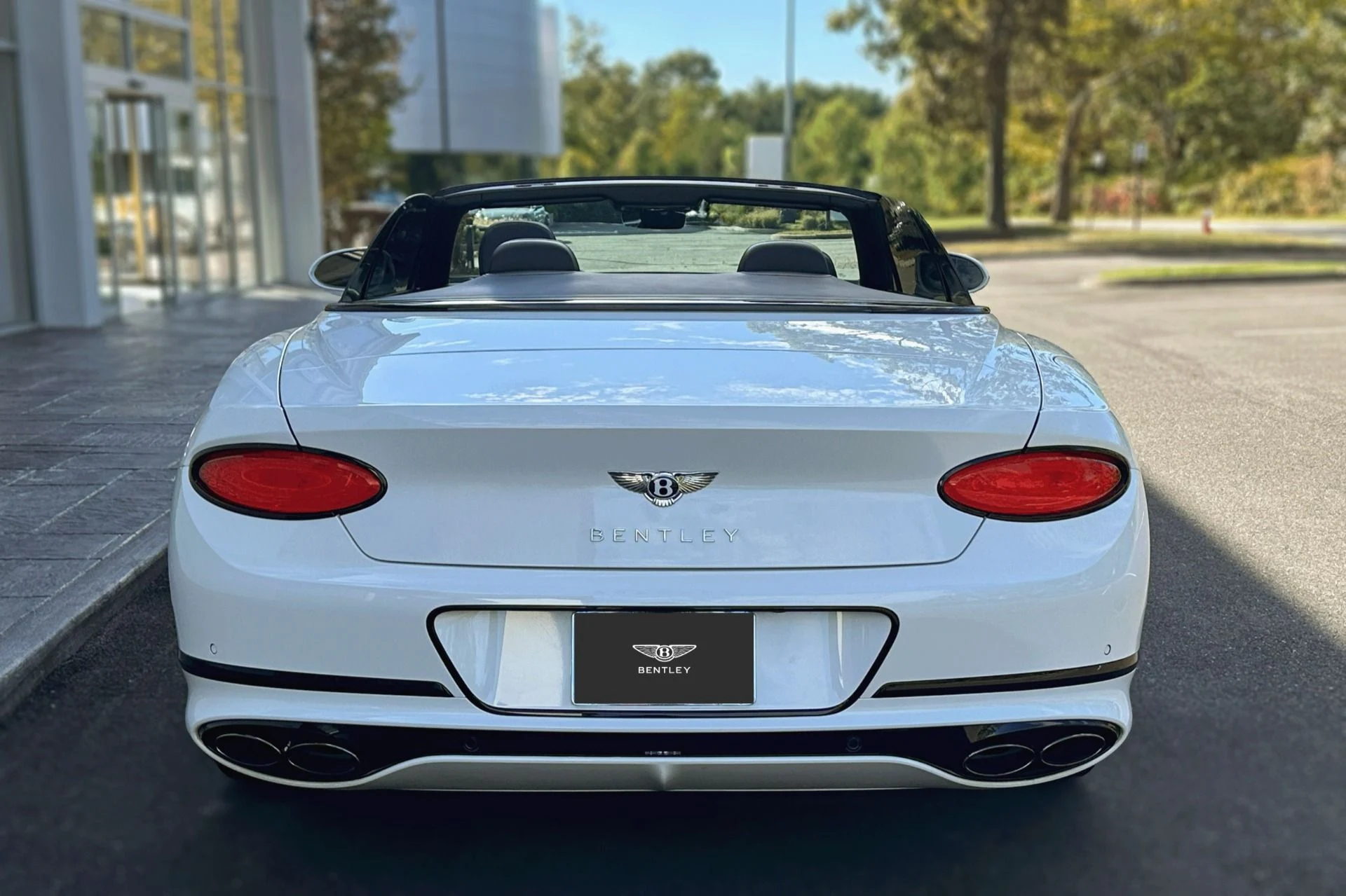 mph016_497618109_Used_2022_Bentley_Continental_GTC_V8_1760707475_9e252bc89b