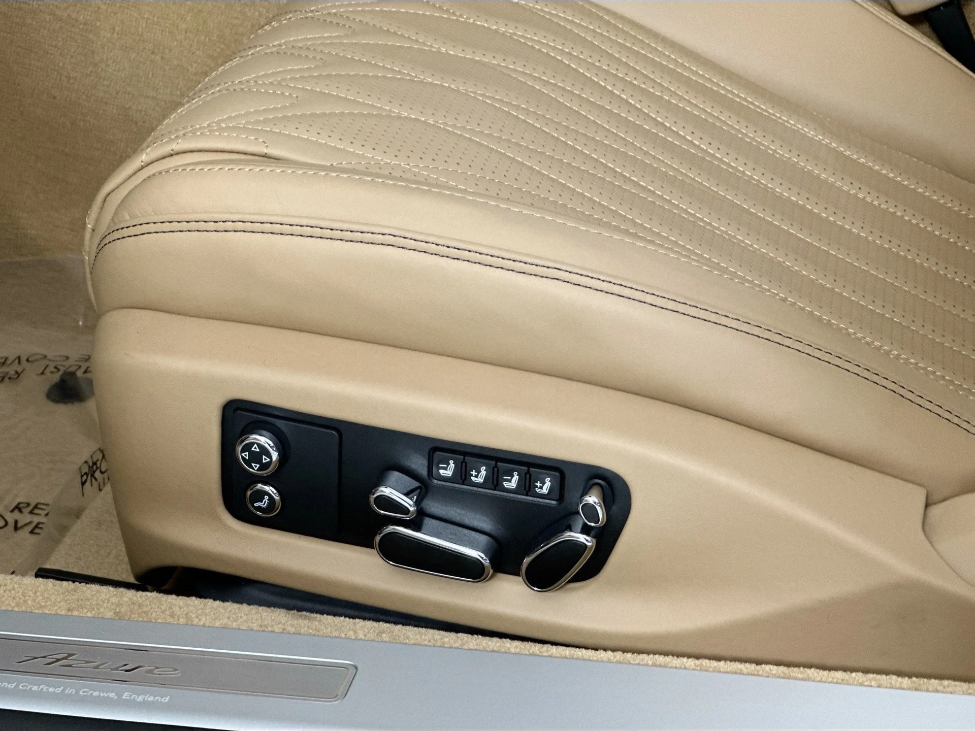 mph016_49963255_17_f987d0dfa2