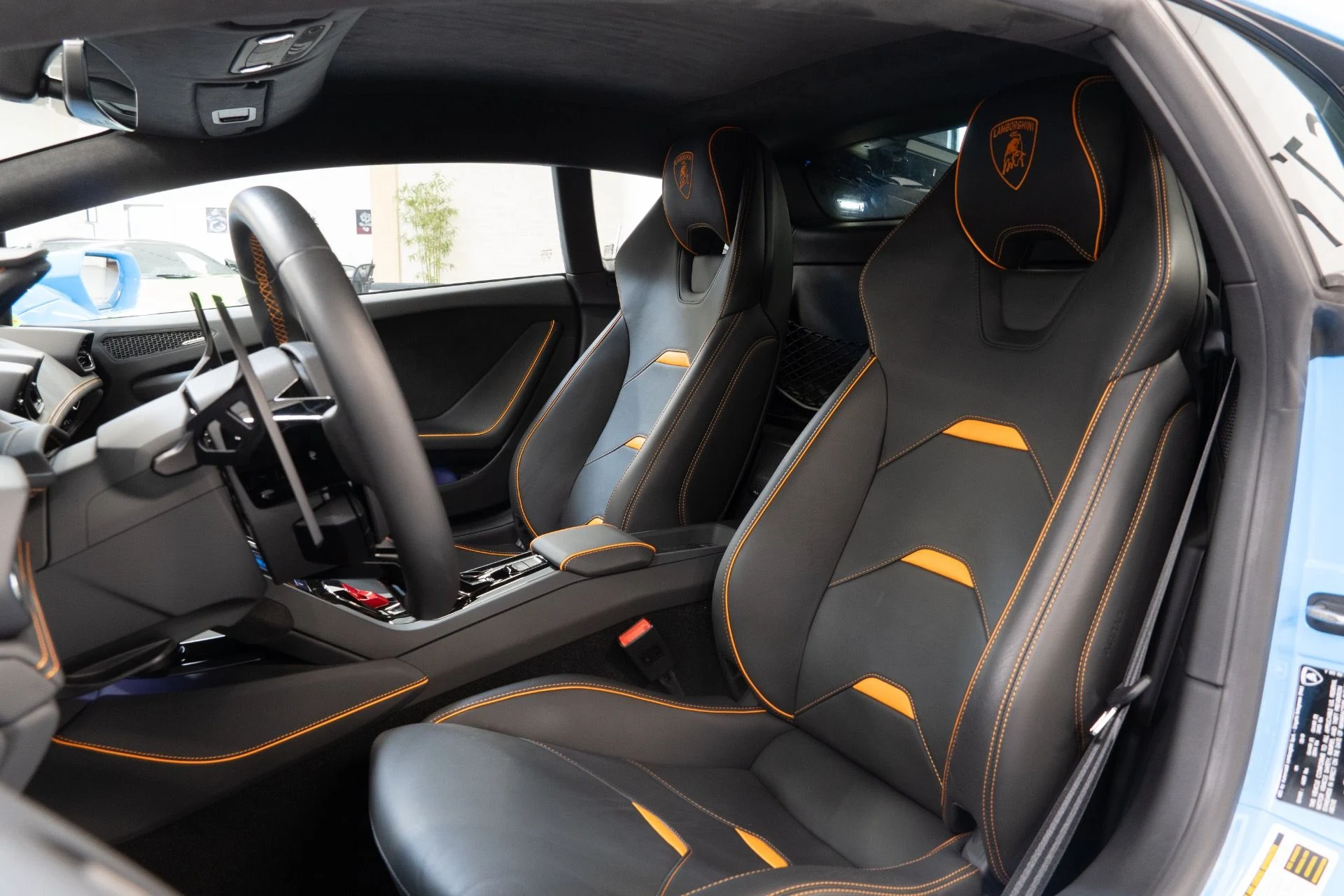 mph016_50856194_Used_2020_Lamborghini_Huracan_EVO_1757706094_3da0595e28
