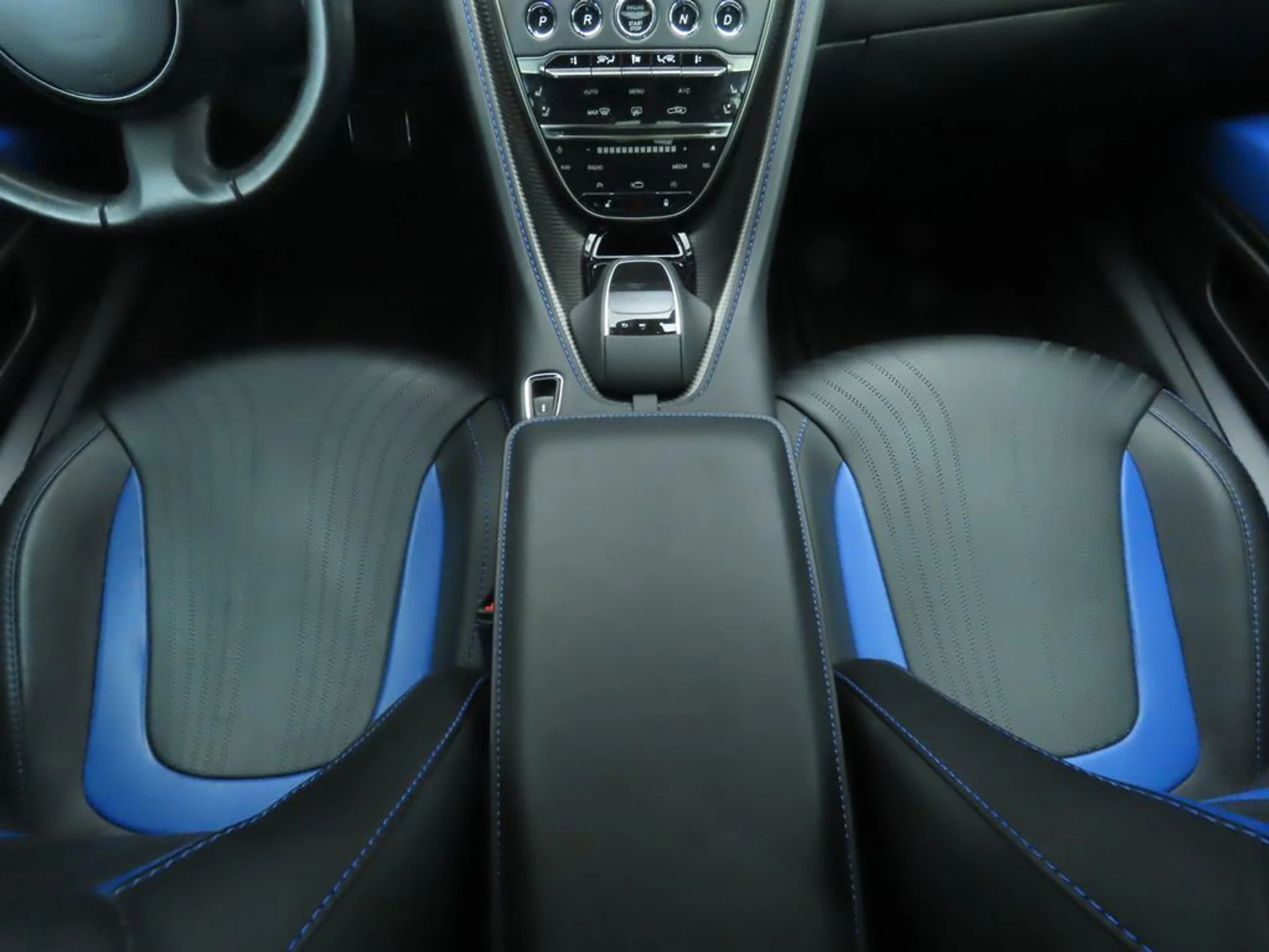 mph016_508703209_used_2018_aston_martin_db11_v12coupe_8119_22975098_17_1024_ab62280965