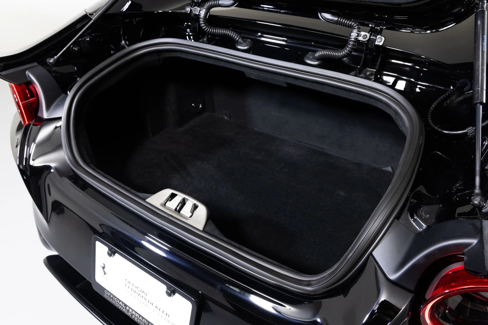 mph016_512073246_e3f1fdae413d4d88a0fd9c9992cdb5d8_8e65b5afc5