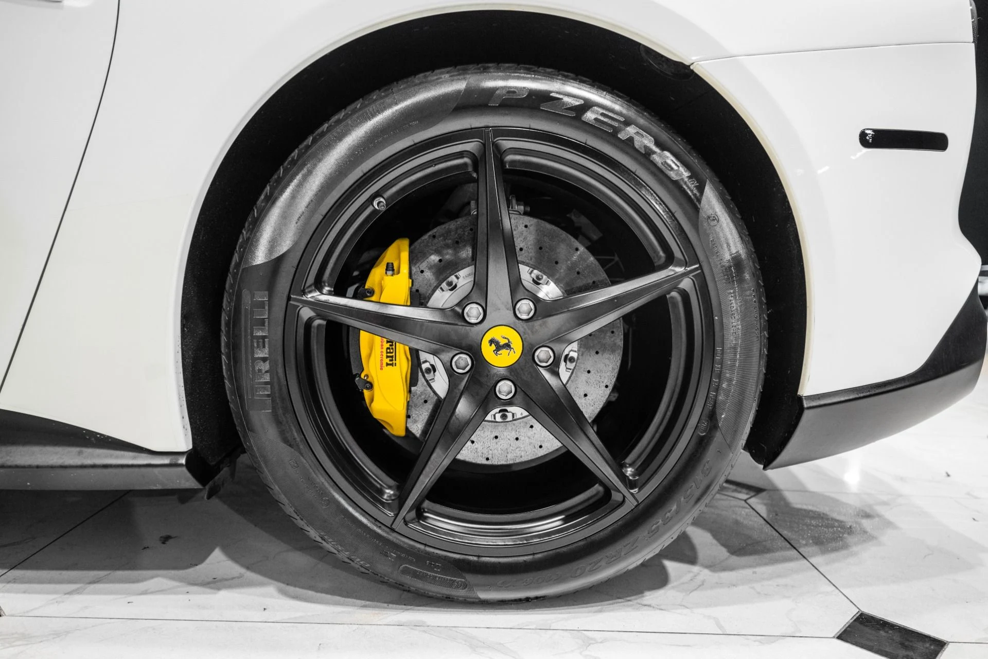 mph016_513032324_Used_2017_Ferrari_F12berlinetta_1784393141_7eddaaeb57