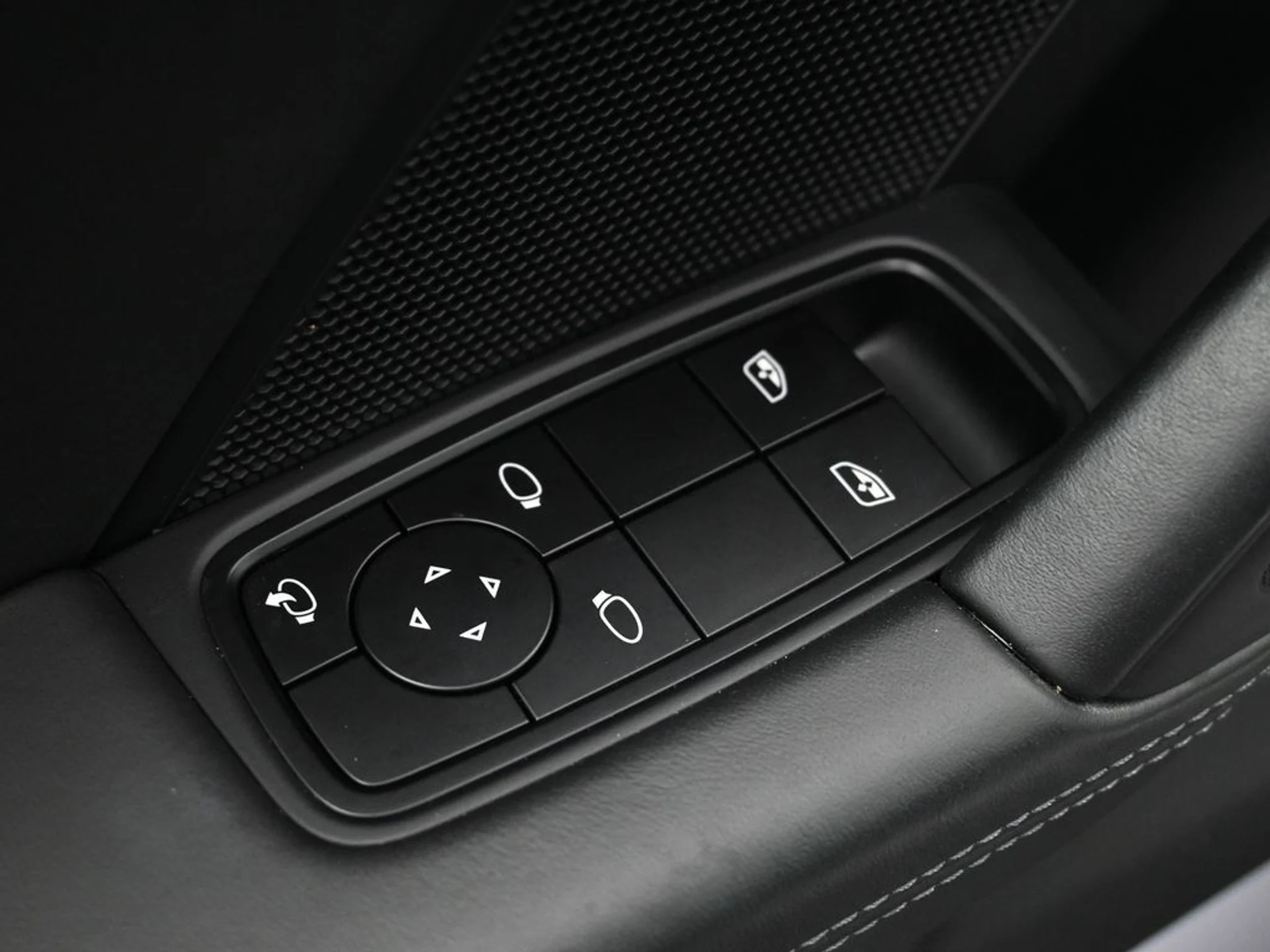 mph016_51787489_d9c28610d20e66537fddc02906fe0a7cx_ae934e5269