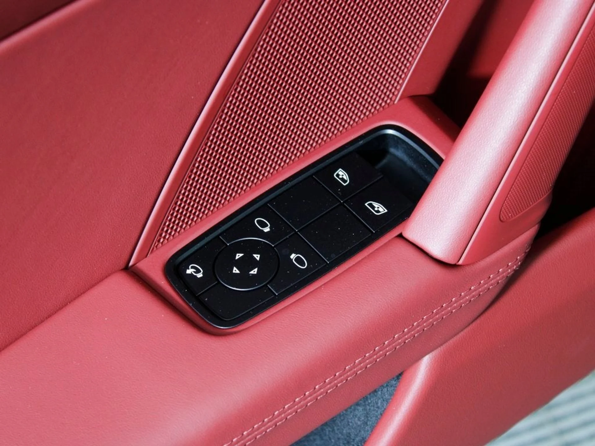 mph016_521724112_17_2cc9963988