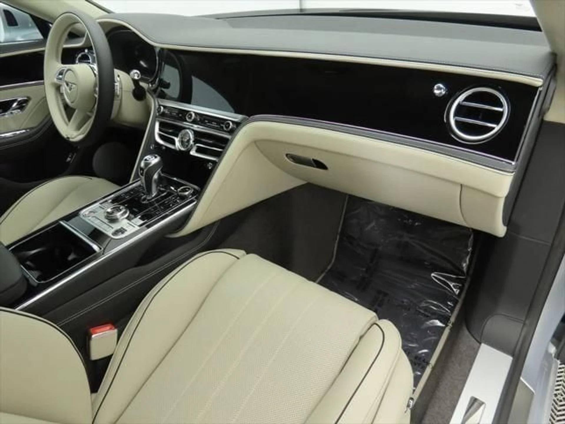 mph016_523757250_used_2025_bentley_flying_spur_blackeditionsedan_8119_23021249_17_640_b7fe846f01