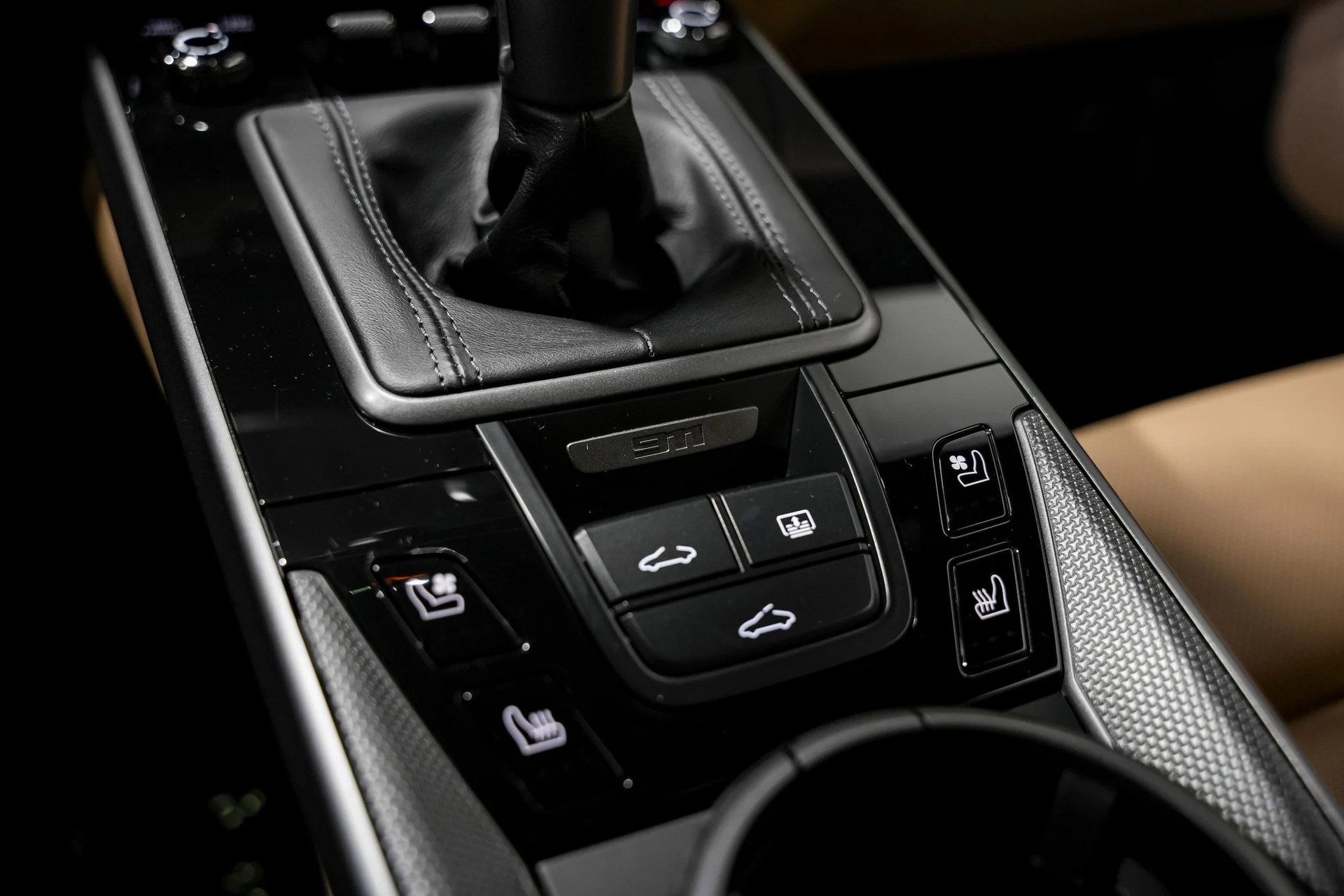 mph016_524611603_e6d26c6d12899456de76da9424ccc569x_d86b7fb069