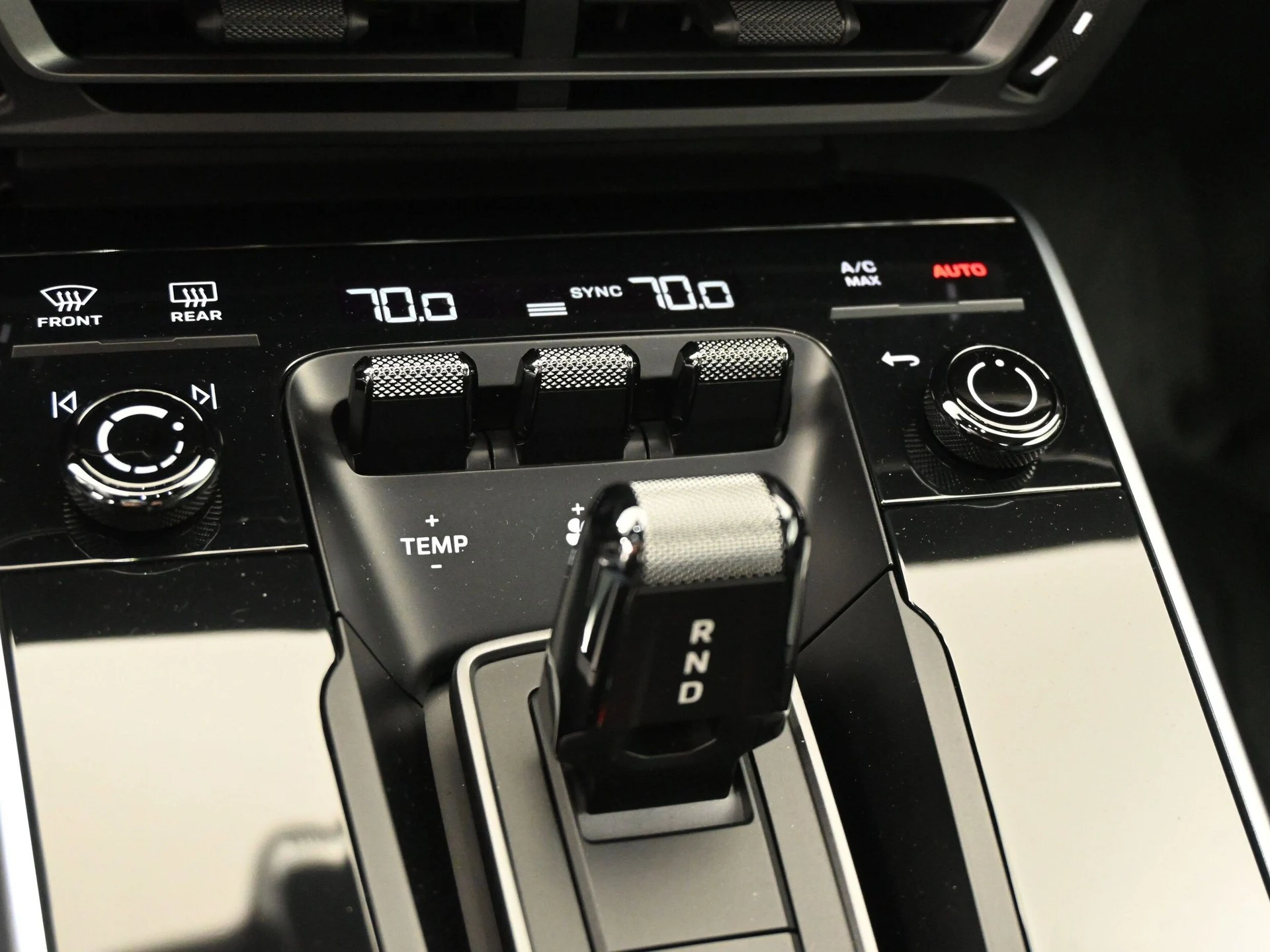 mph016_535177956_407889a13b9dca471fc5c520a7595735x_9bb9545afd