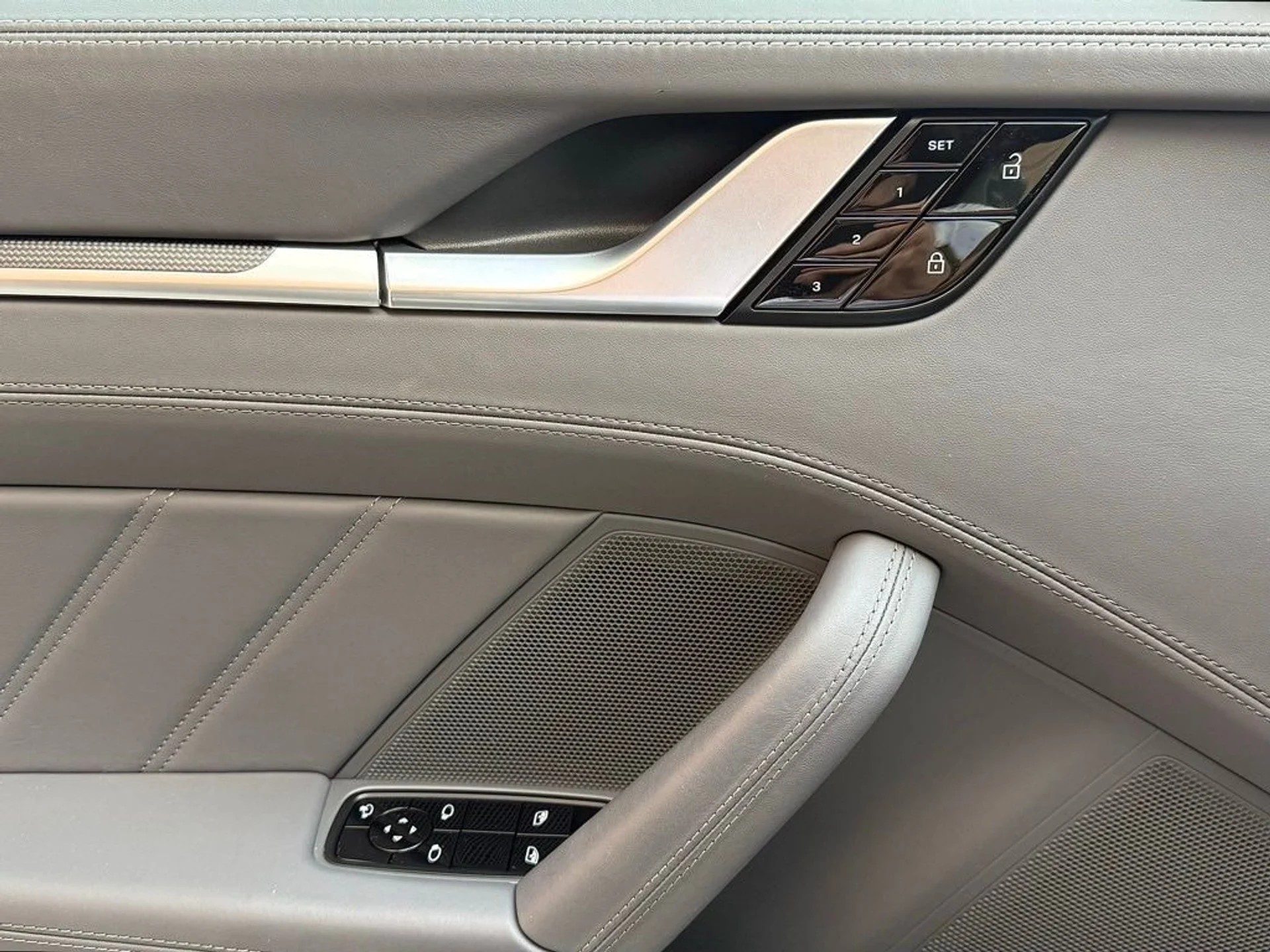 mph016_541794817_0a8a17f008466f53bc63da486ceaf3b6x_b47101b7b0