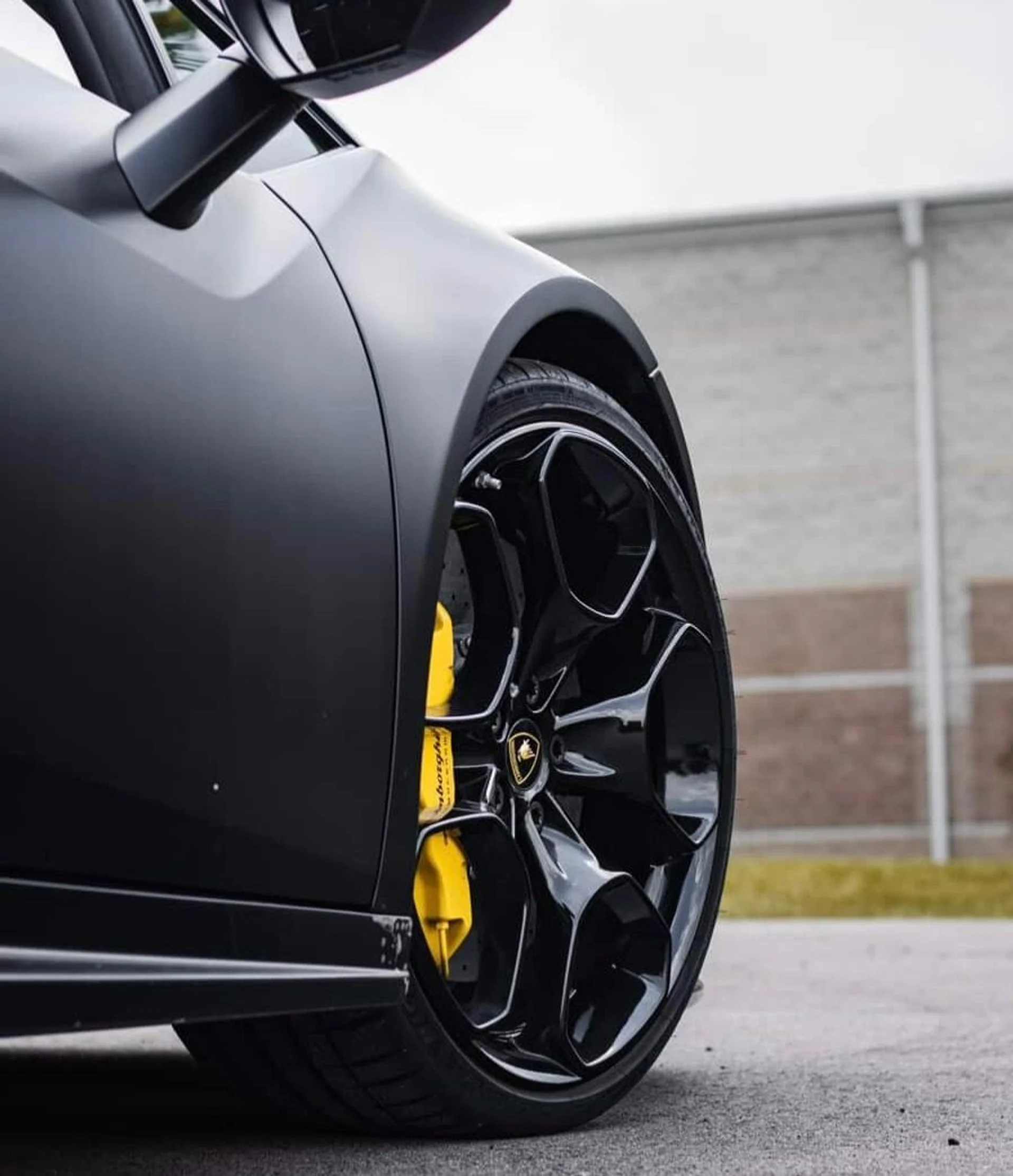 mph016_544945942_Used_2015_Lamborghini_Huracan_LP_610_4_1770680879_d9ab7d60b3