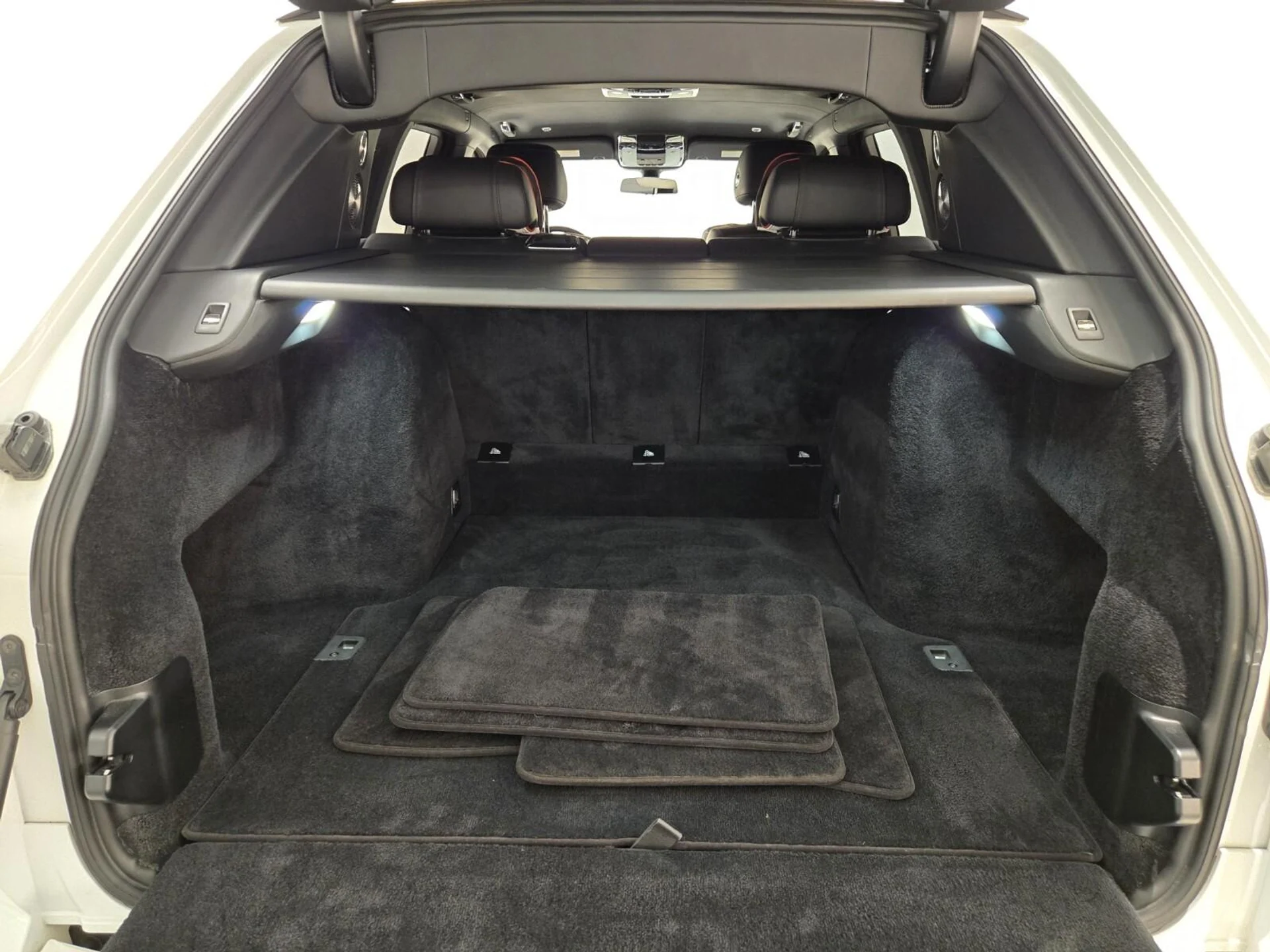 mph016_556244539_Used_2021_Rolls_Royce_Cullinan_1761977967_67334a819e