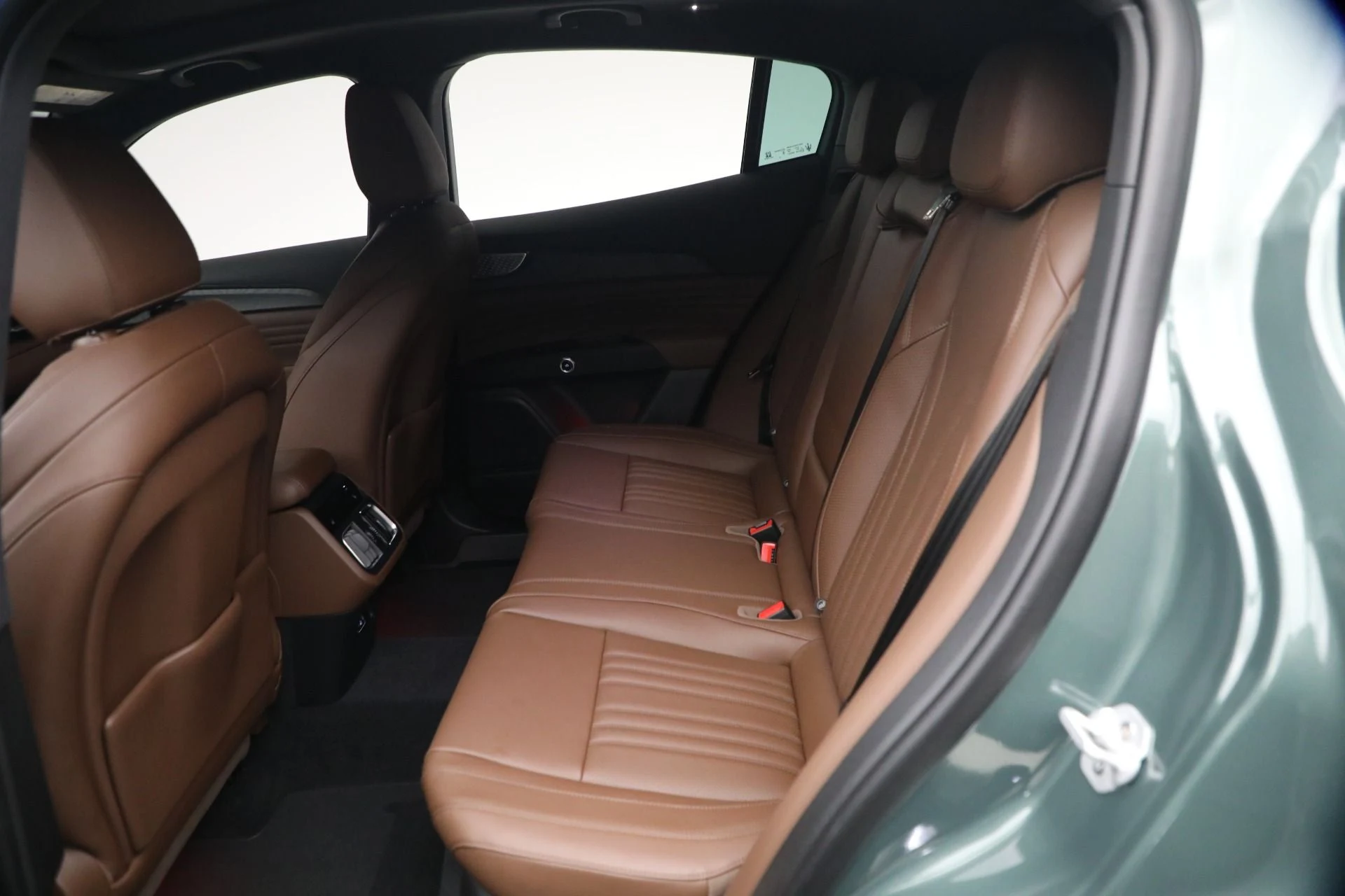 mph016_560543533_New_2026_Maserati_Grecale_Modena_V6_1777492729_6db60a7160