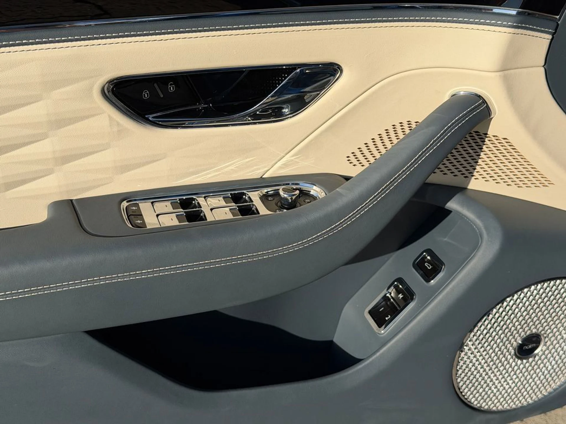 mph016_561802508_3b32f41b1c5848129f9ac2c2bac97b02_a9165ff72c